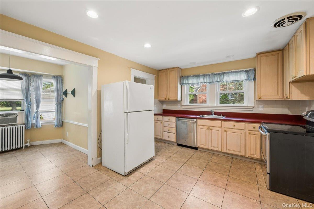 Single Family Washington Avenue Suffolk County, NY 11772, MLS-1048780-11