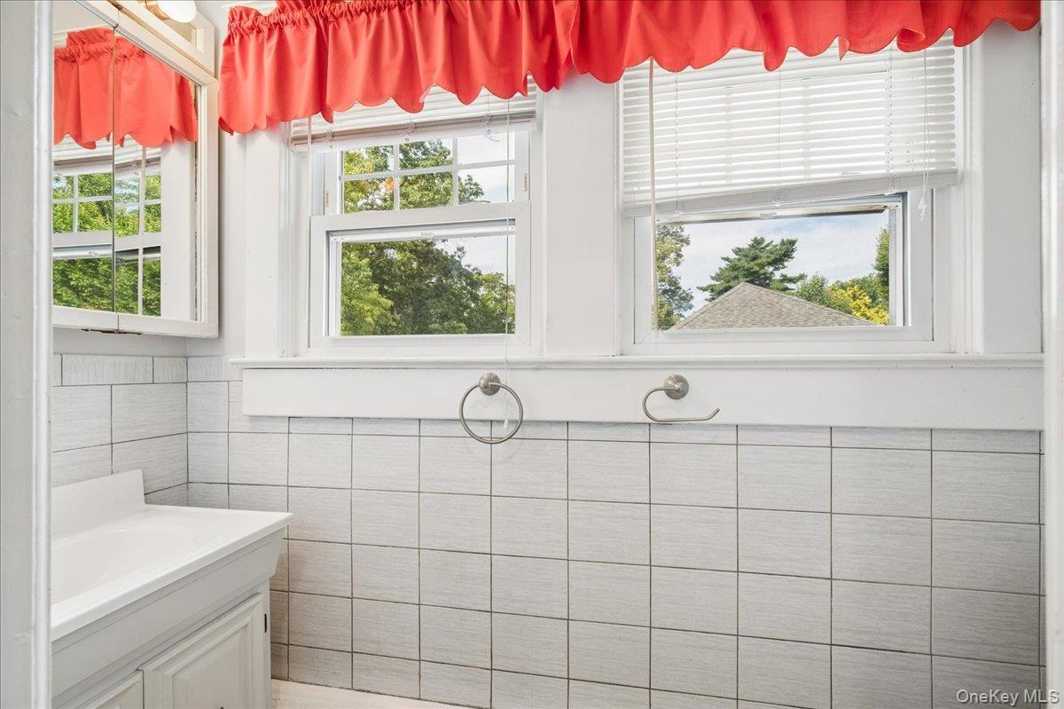 Single Family Washington Avenue Suffolk County, NY 11772, MLS-1048780-16