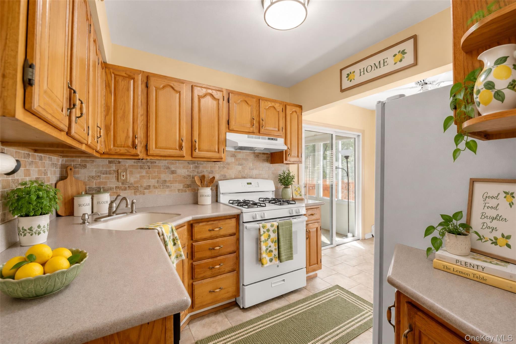 Single Family Sullivan Road Nassau County, NY 11735, MLS-1048788-4