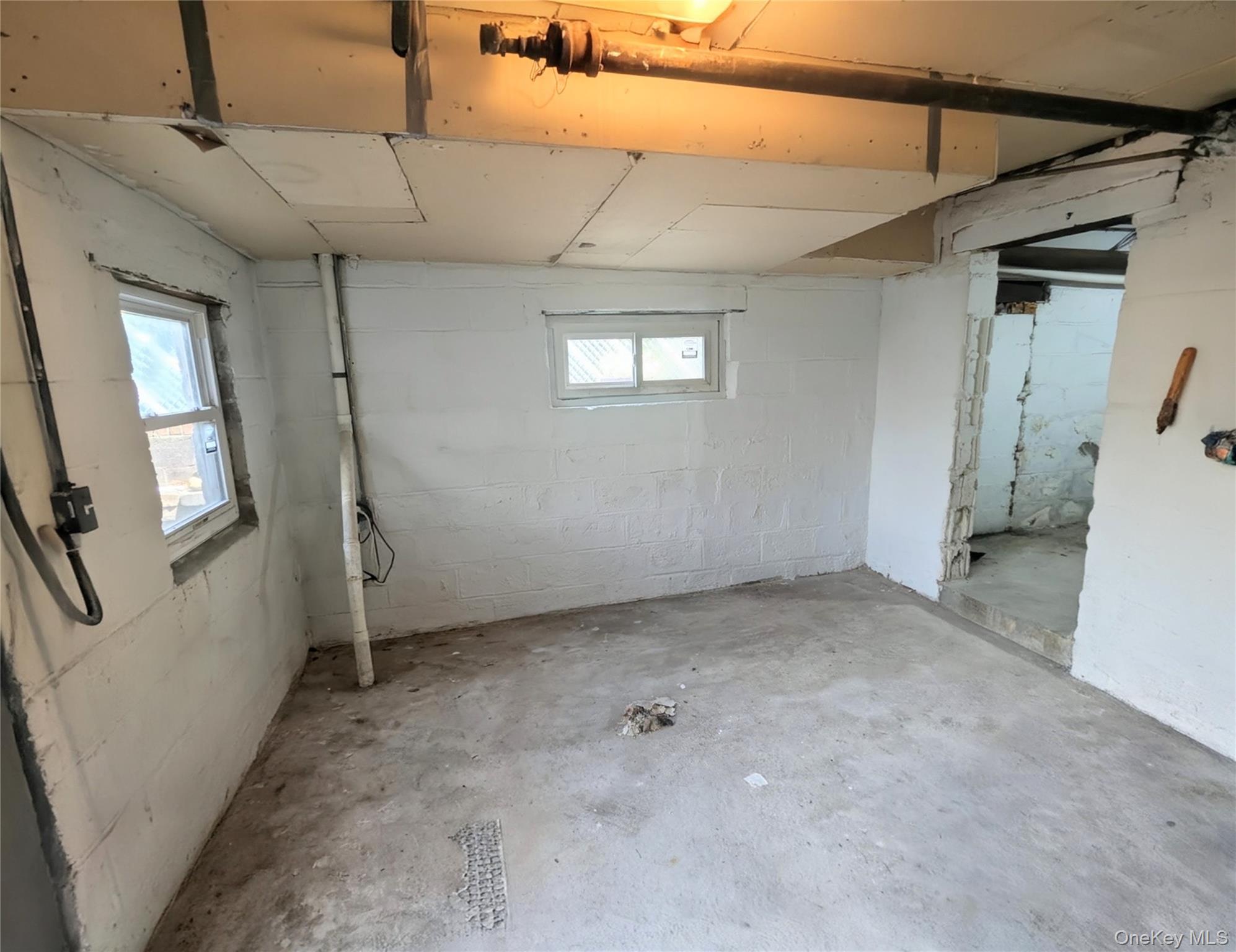 Single Family Radio Drive Bronx, NY 10465, MLS-1048792-15