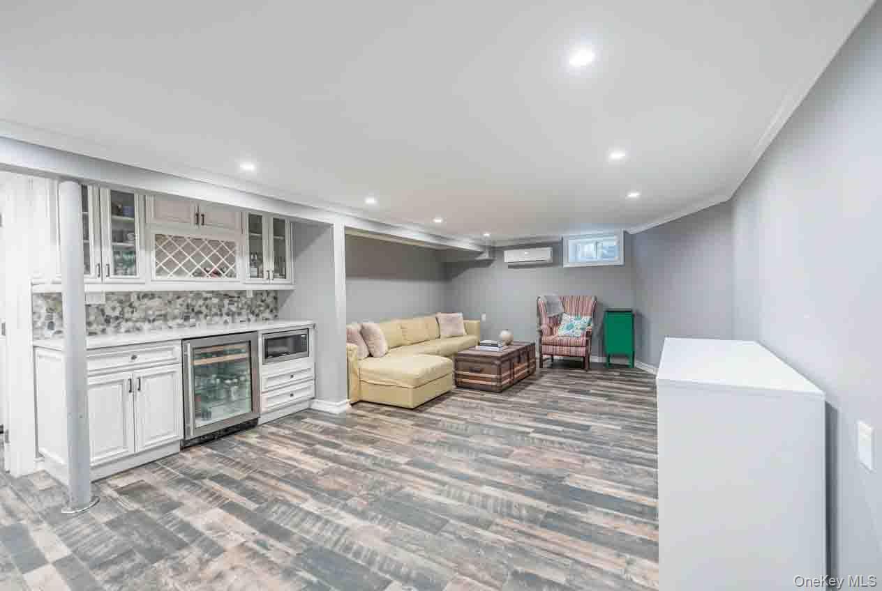 Single Family Ike Place  Nassau County, NY 11598, MLS-1048827-20