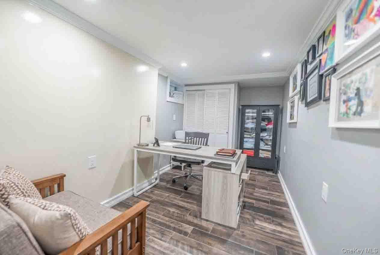 Single Family Ike Place  Nassau County, NY 11598, MLS-1048827-21
