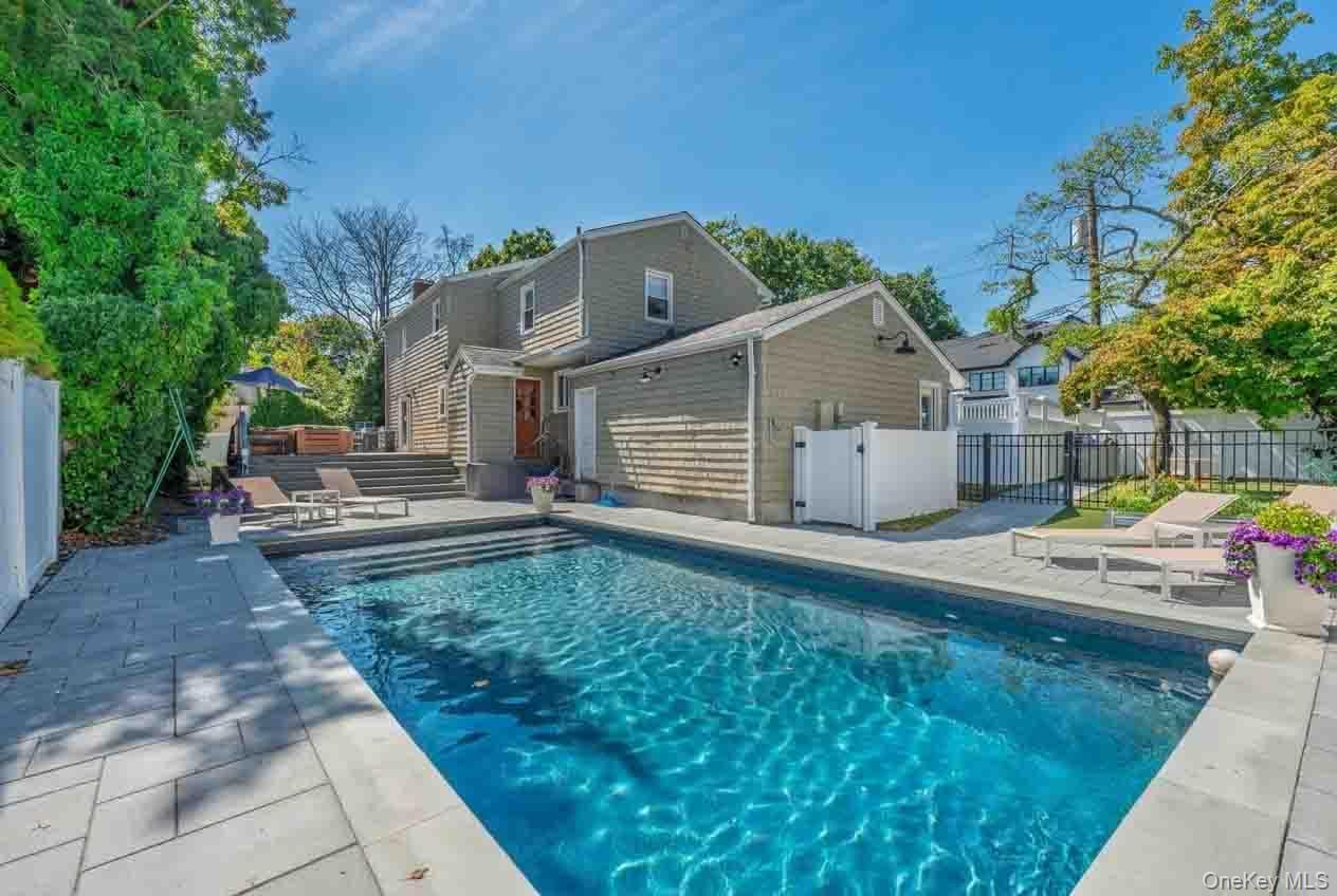 Single Family Ike Place  Nassau County, NY 11598, MLS-1048827-30
