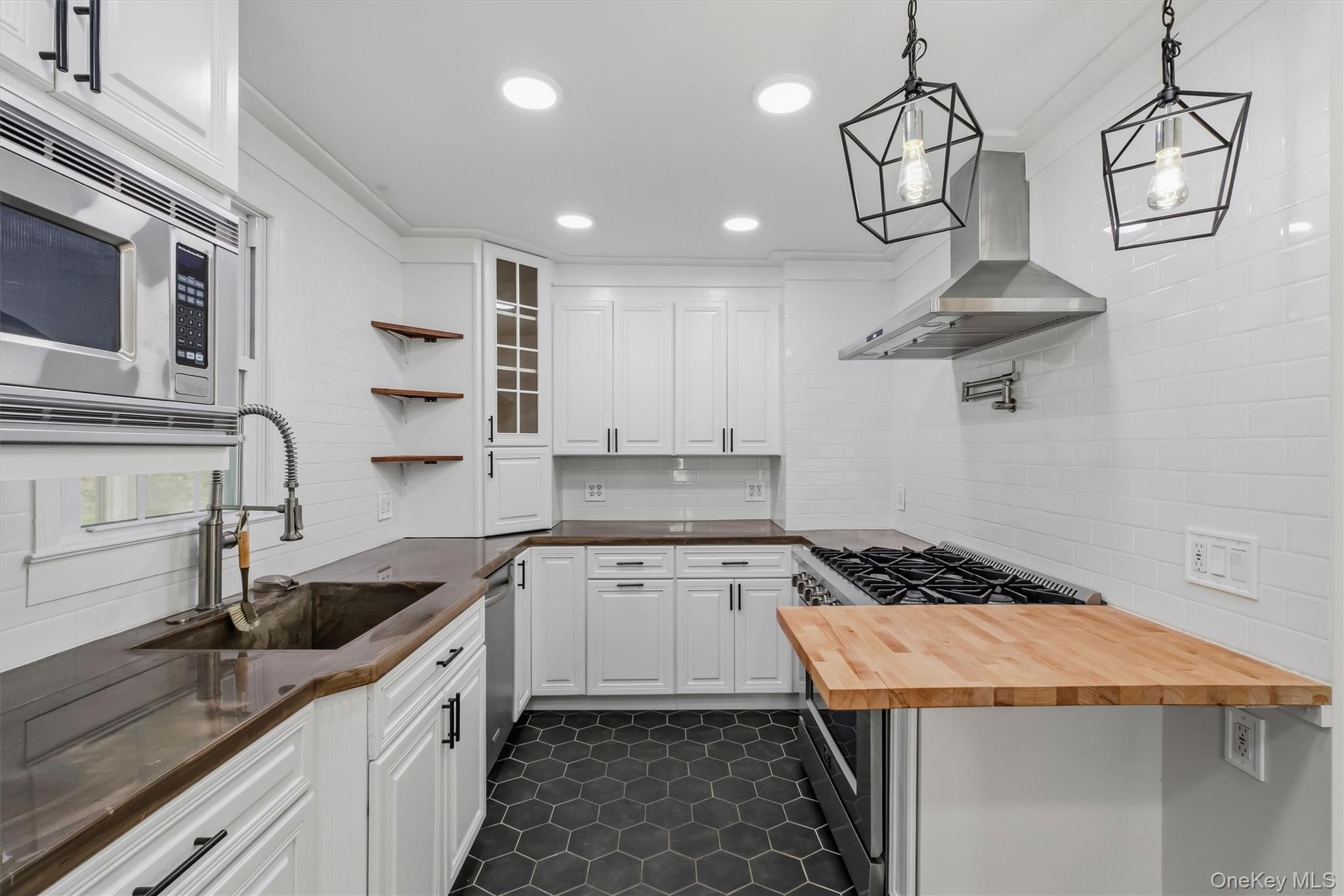 Single Family Kinderhook Drive Dutchess County, NY 12603, MLS-1048856-10