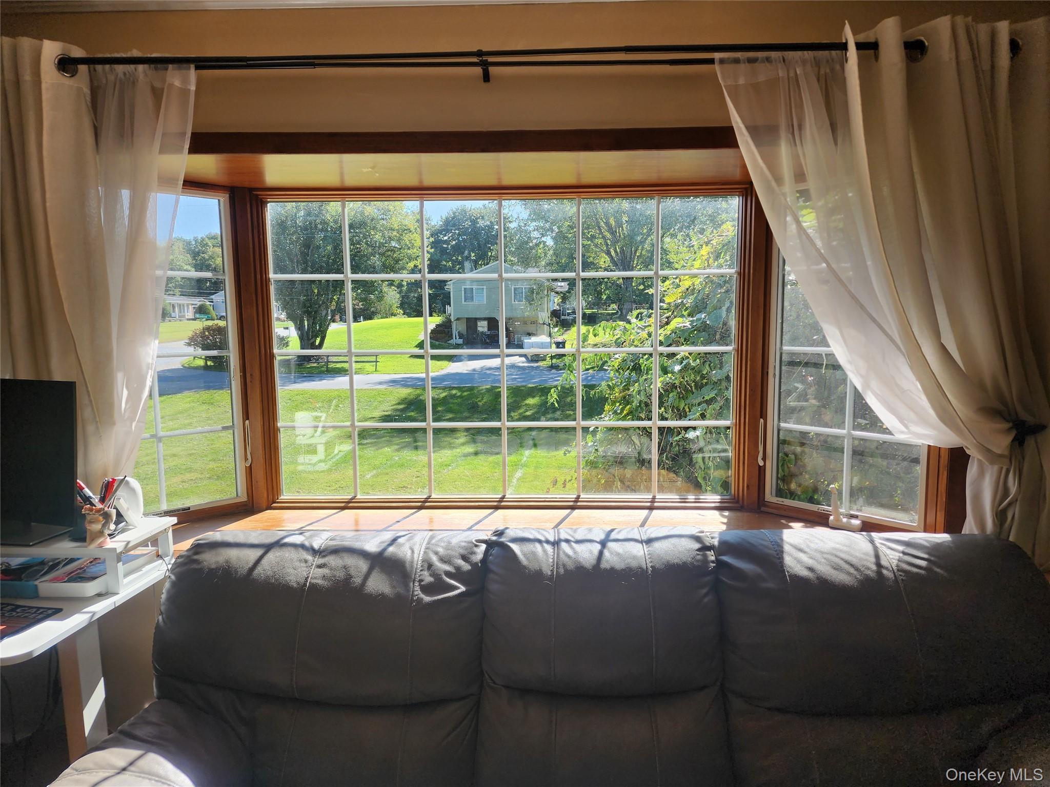 Single Family Meadow Lane Dutchess County, NY 12603, MLS-1048857-6