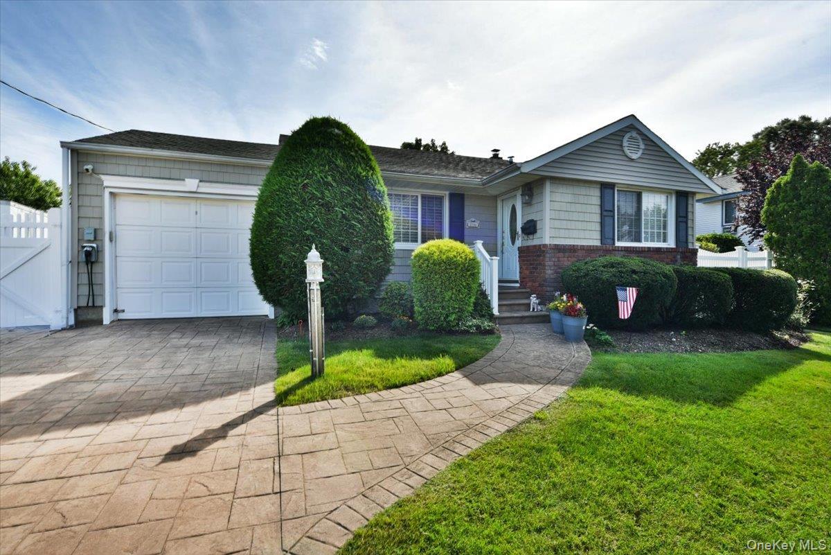 Single Family Linden Street Nassau County, NY 11762, MLS-1048870-2