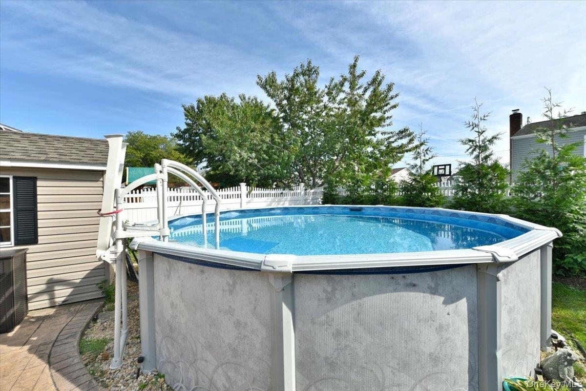 Single Family Linden Street Nassau County, NY 11762, MLS-1048870-27