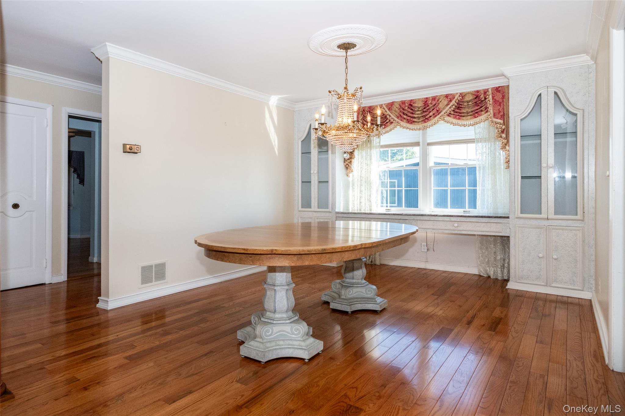 Single Family Kensington Oval  Westchester County, NY 10805, MLS-1048871-16