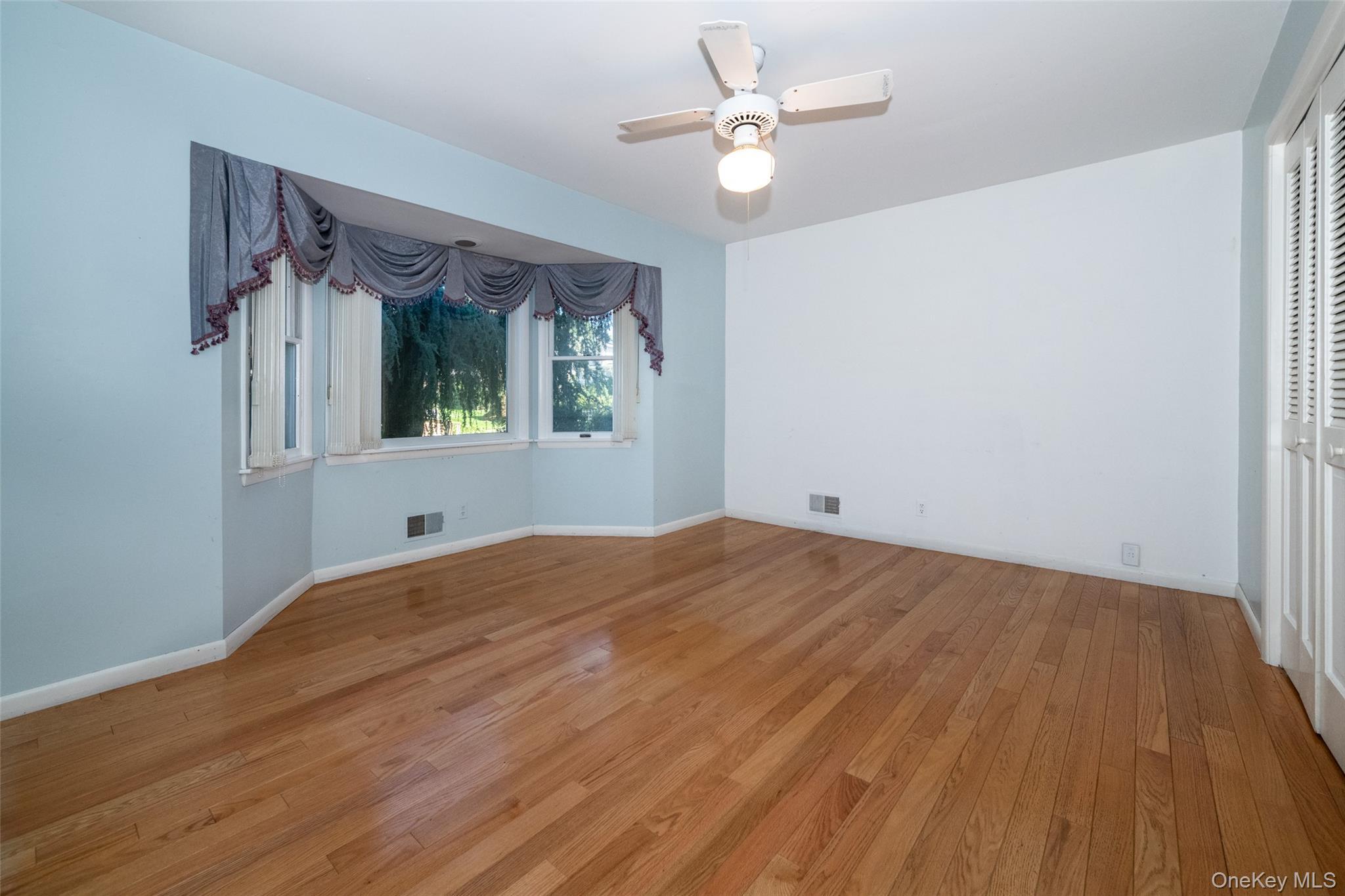 Single Family Kensington Oval  Westchester County, NY 10805, MLS-1048871-24
