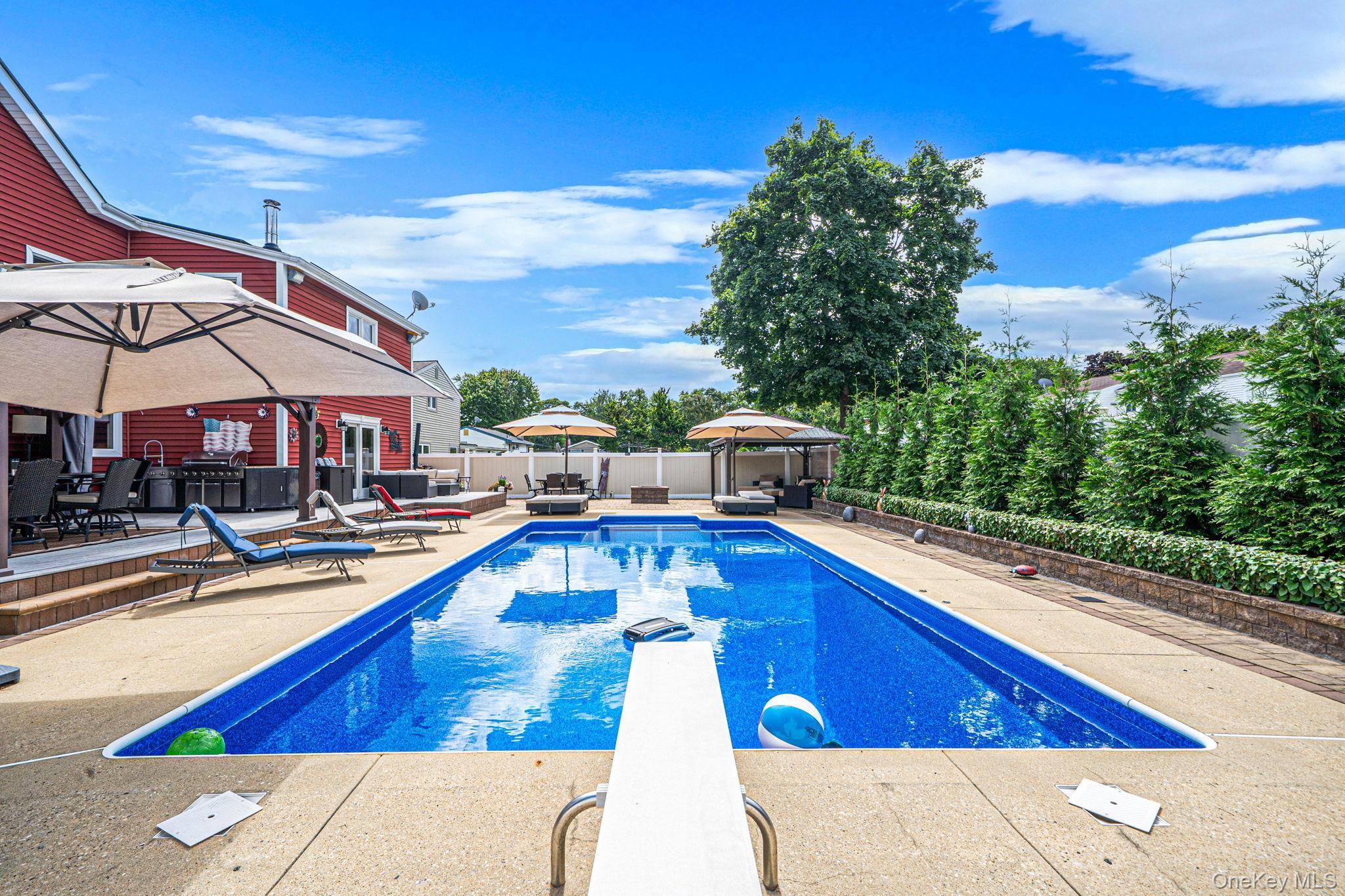 Single Family Bragg Drive  Suffolk County, NY 11755, MLS-1048873-10