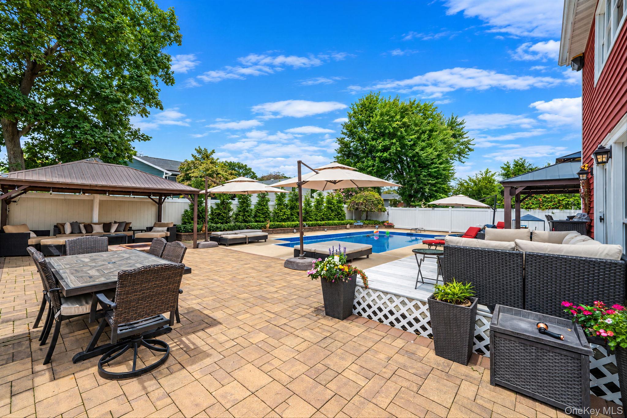 Single Family Bragg Drive  Suffolk County, NY 11755, MLS-1048873-4