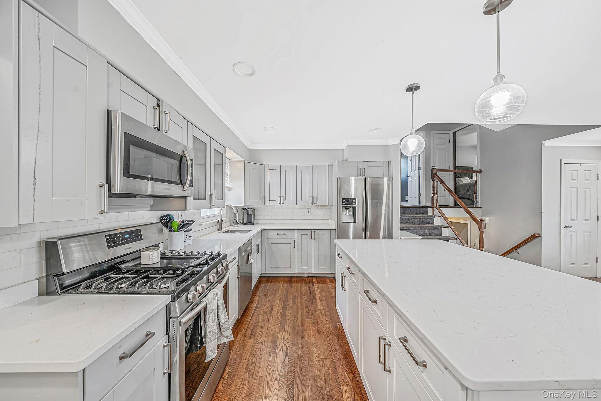 Single Family Otsego Place  Suffolk County, NY 11725, MLS-1048882-11