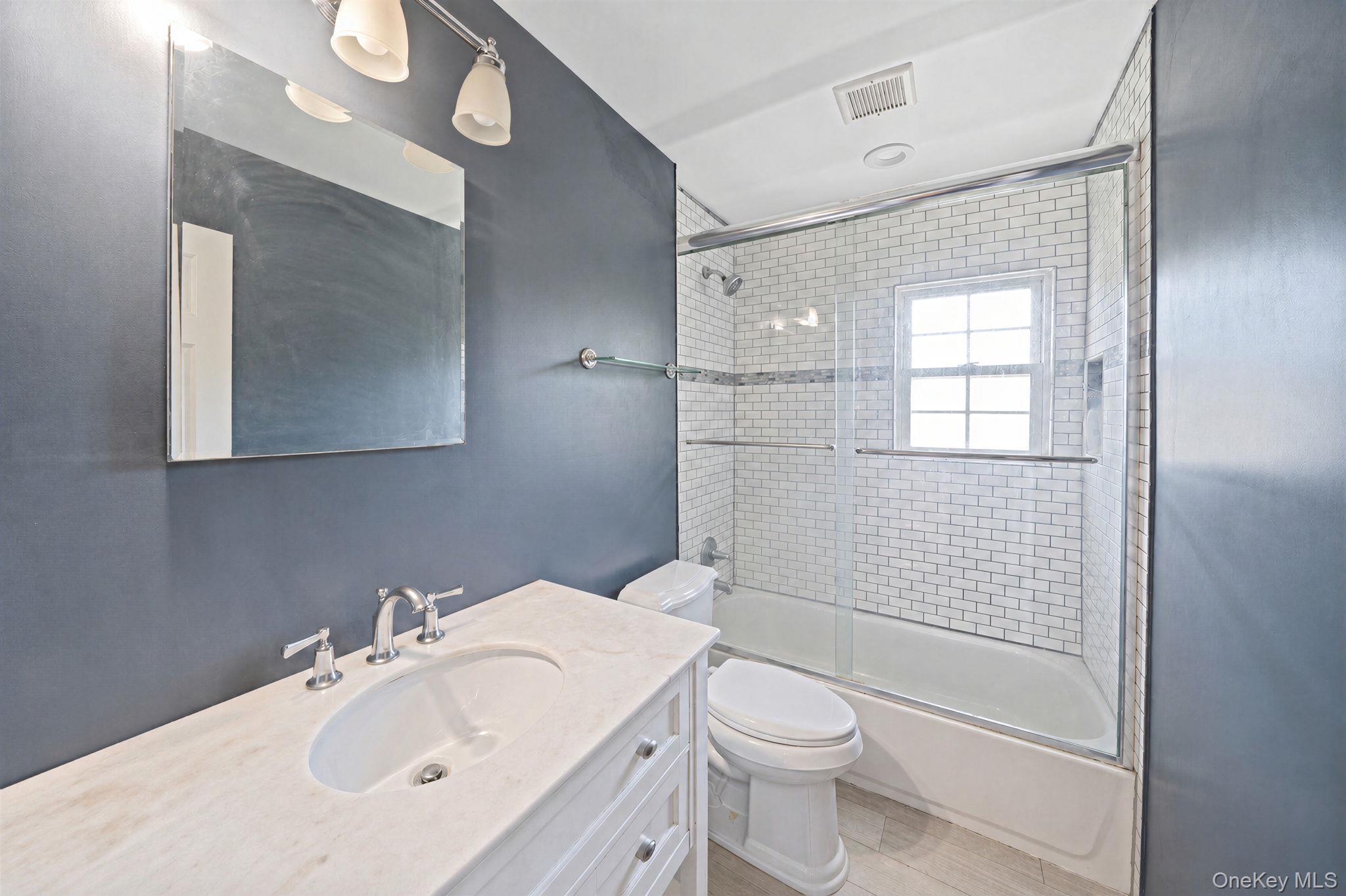 Single Family Otsego Place  Suffolk County, NY 11725, MLS-1048882-14