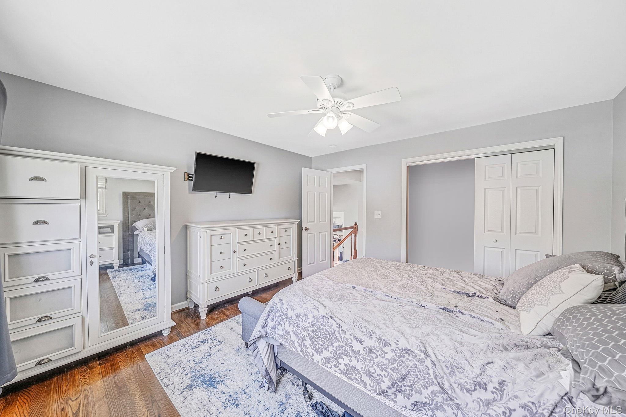 Single Family Otsego Place  Suffolk County, NY 11725, MLS-1048882-17