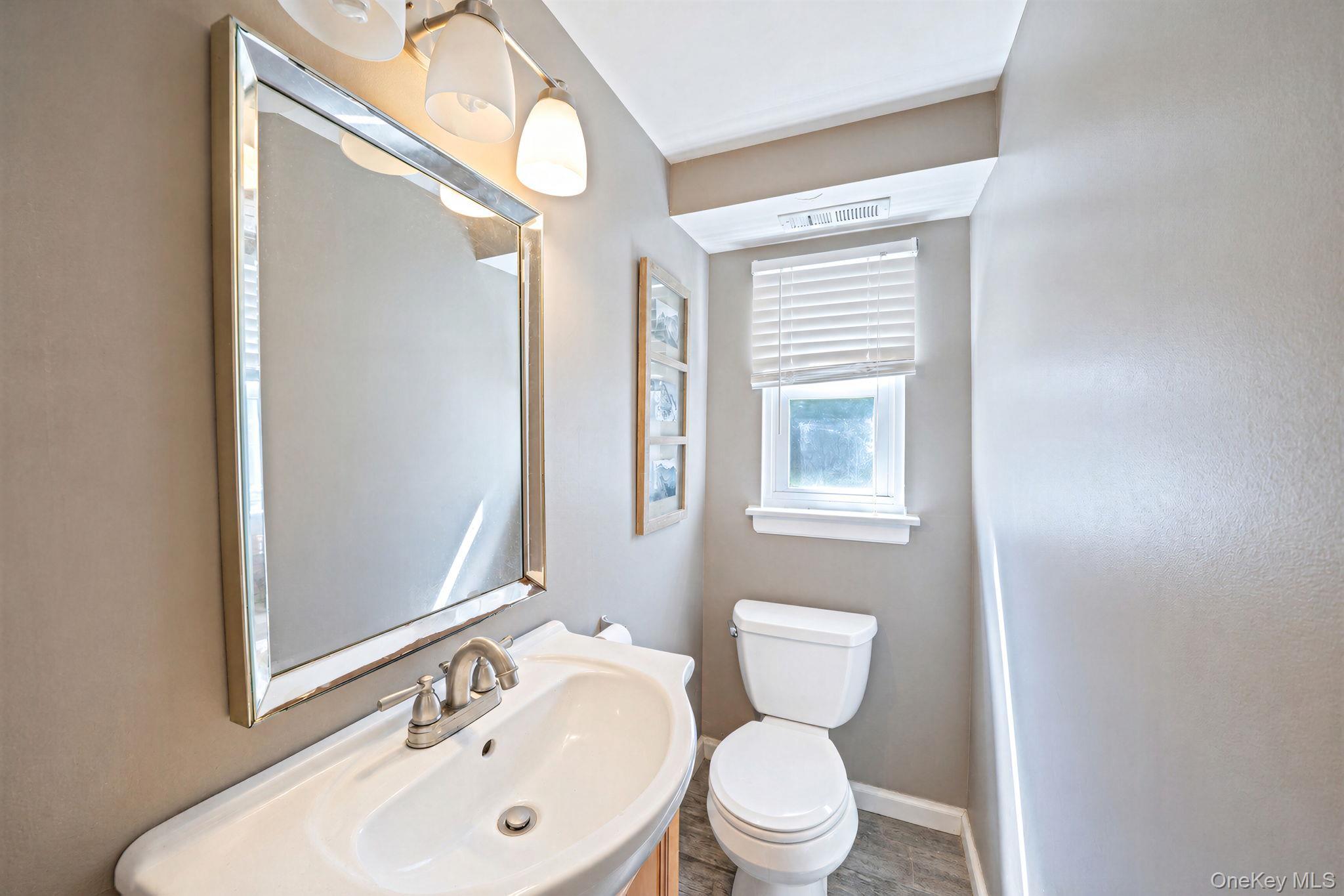 Single Family Otsego Place  Suffolk County, NY 11725, MLS-1048882-20
