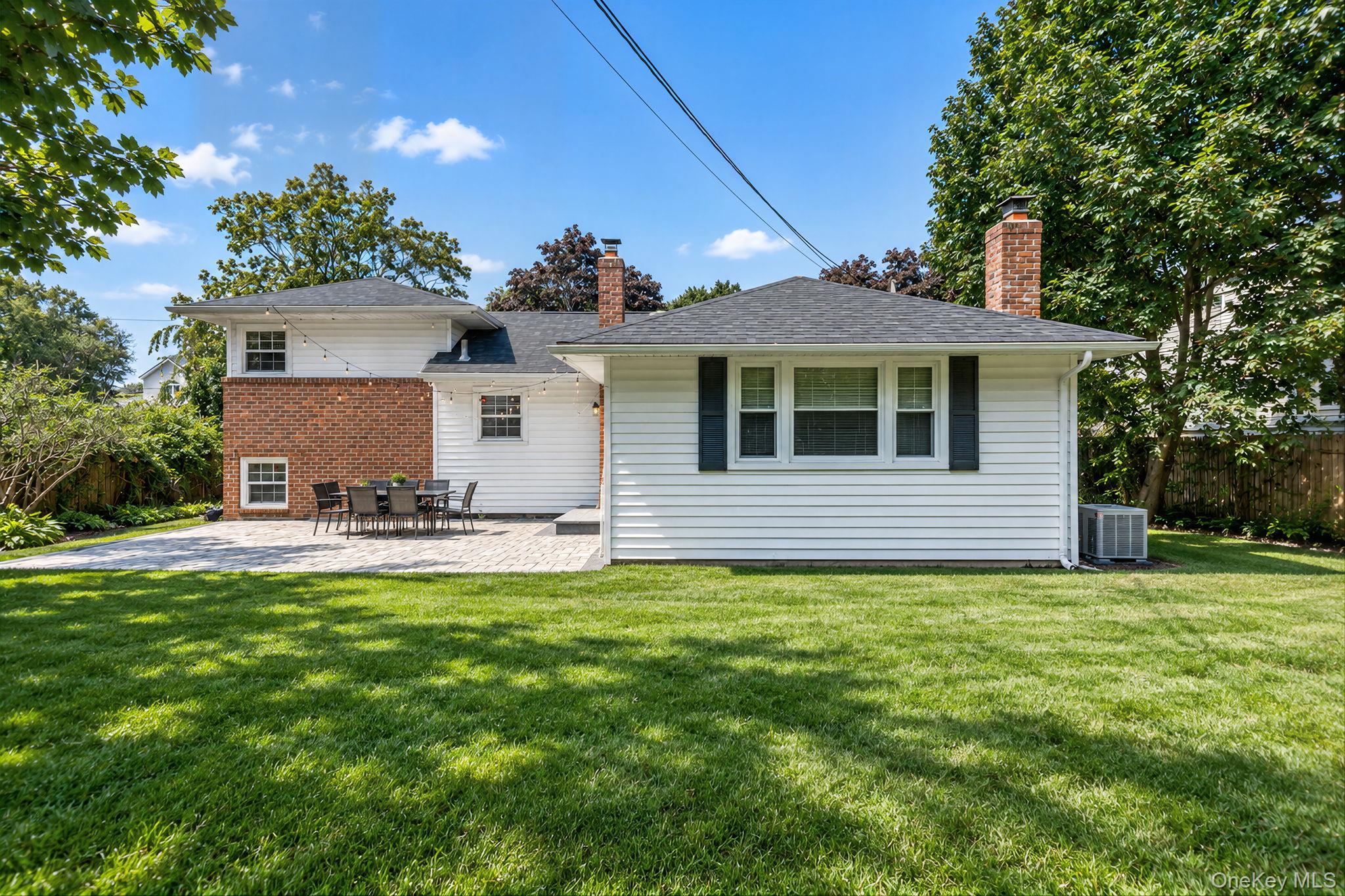 Single Family Otsego Place  Suffolk County, NY 11725, MLS-1048882-27