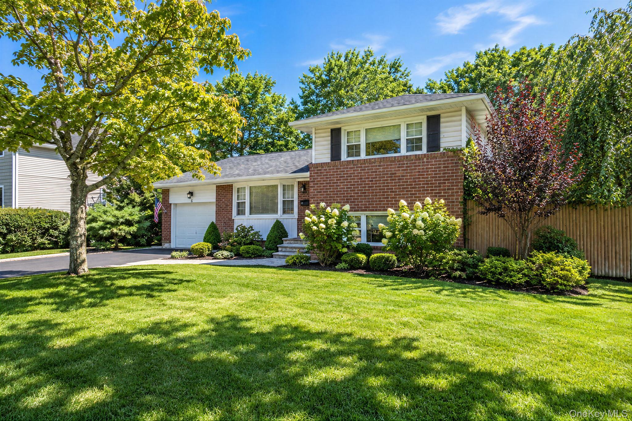 Single Family Otsego Place  Suffolk County, NY 11725, MLS-1048882-3