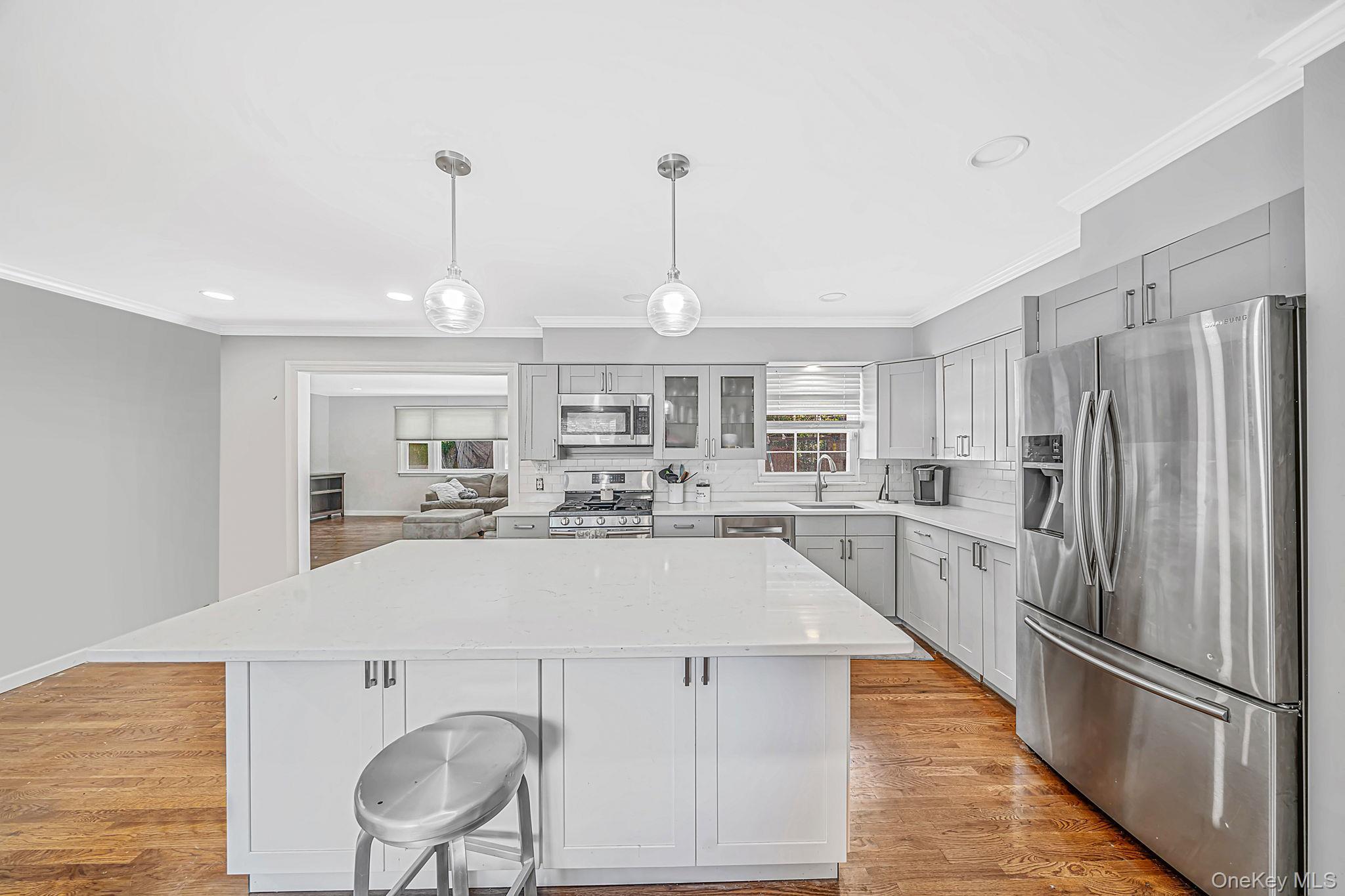 Single Family Otsego Place  Suffolk County, NY 11725, MLS-1048882-9