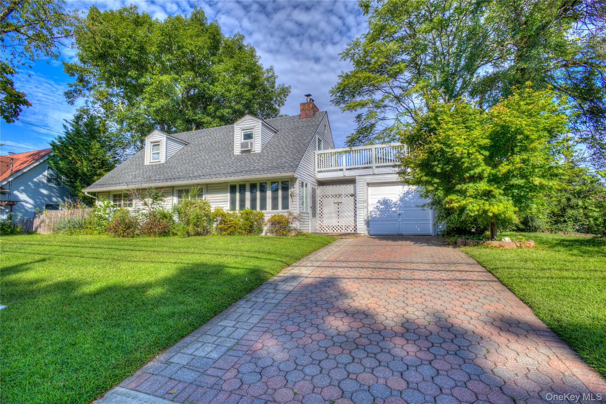 Single Family Radcliff Avenue  Nassau County, NY 11050, MLS-1048894-2