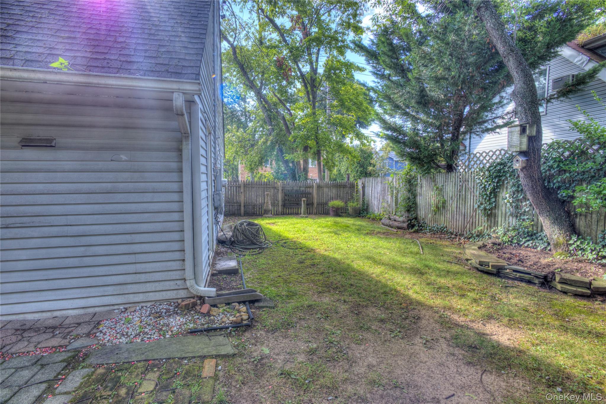 Single Family Radcliff Avenue  Nassau County, NY 11050, MLS-1048894-28