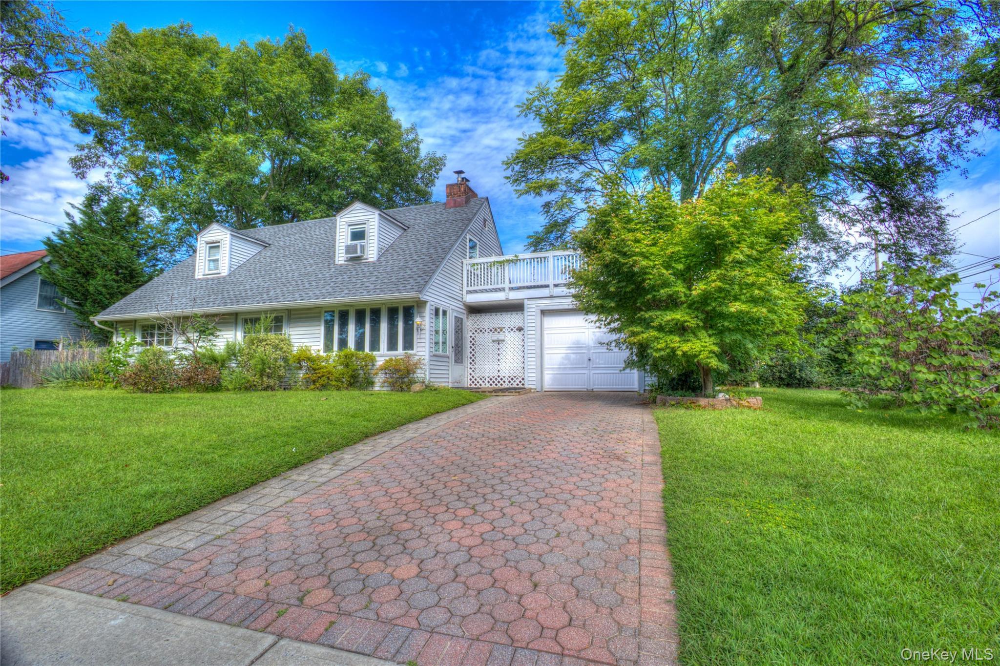 Single Family Radcliff Avenue  Nassau County, NY 11050, MLS-1048894-37