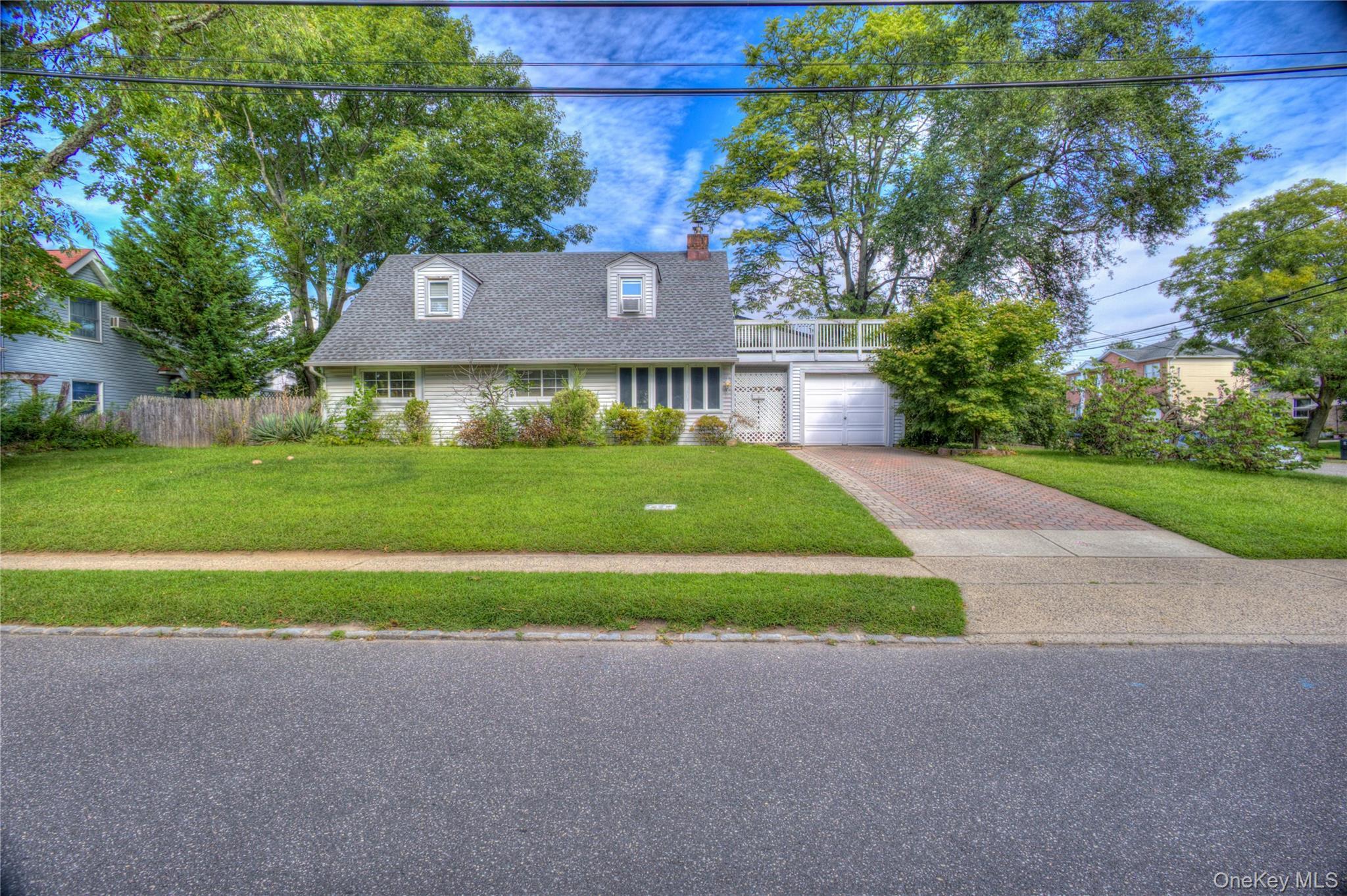 Single Family Radcliff Avenue  Nassau County, NY 11050, MLS-1048894-38