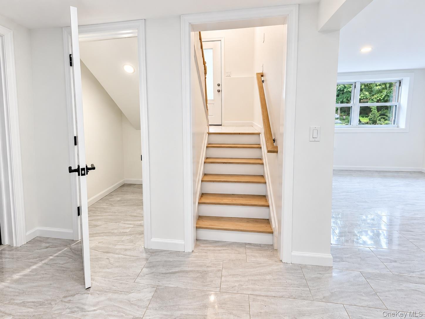 Single Family Ocean Avenue Suffolk County, NY 11768, MLS-1048899-16