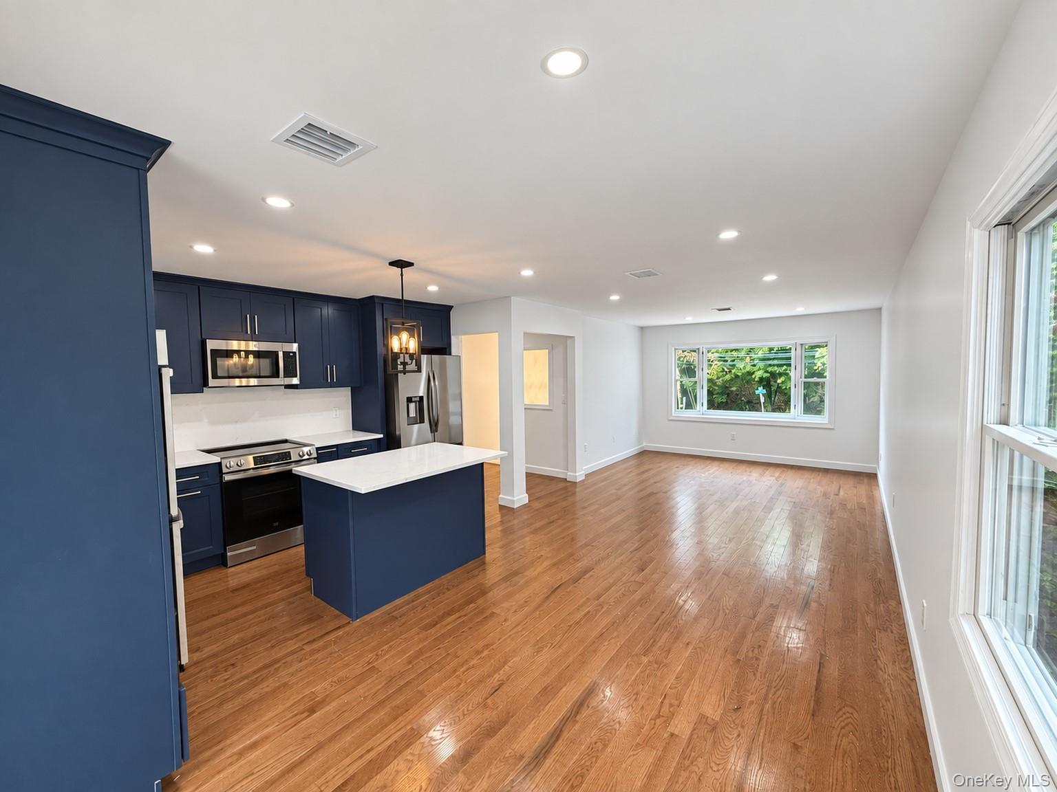 Single Family Ocean Avenue Suffolk County, NY 11768, MLS-1048899-7