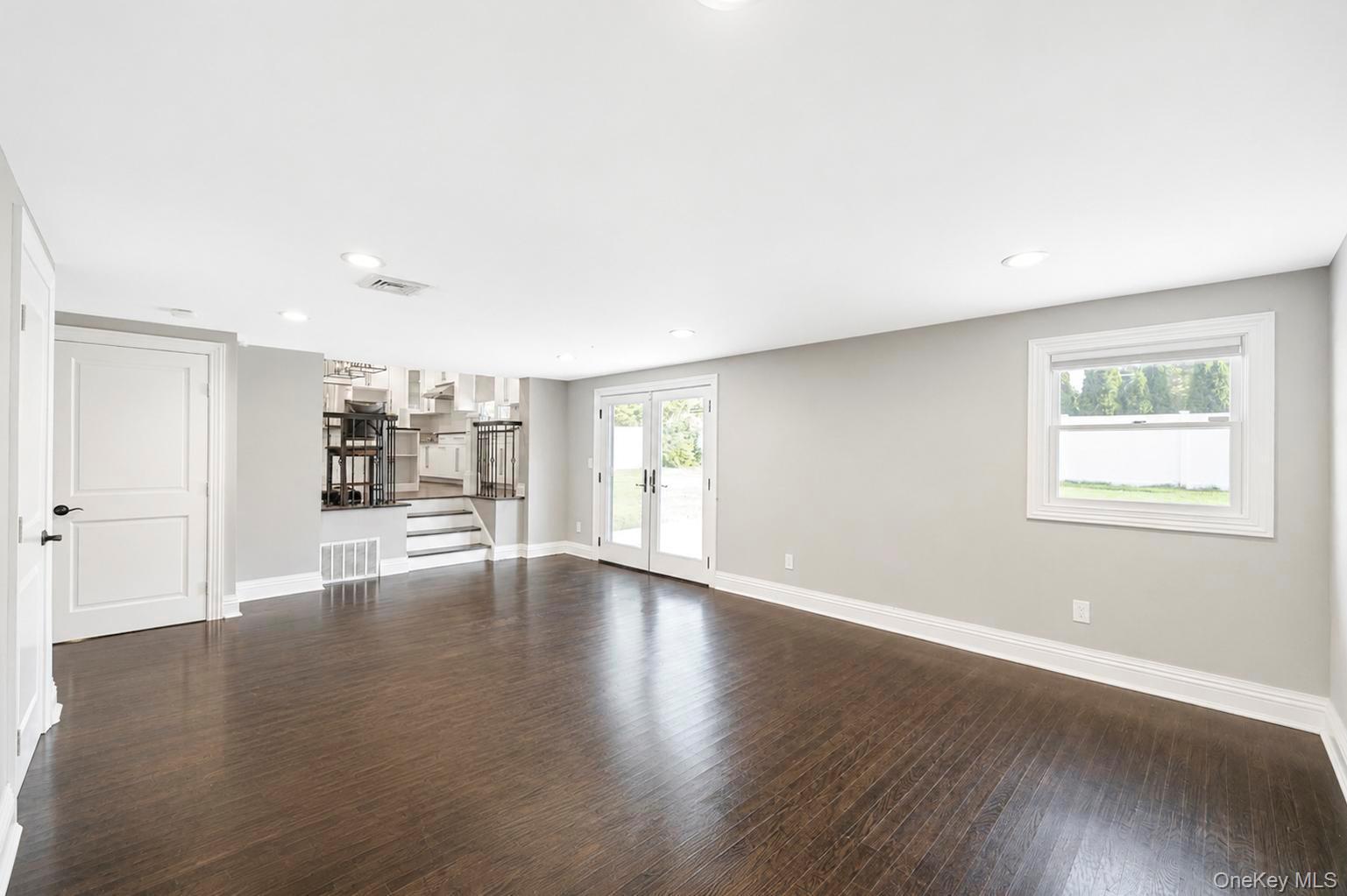 Single Family Catherwood Crescent Suffolk County, NY 11747, MLS-1048912-11