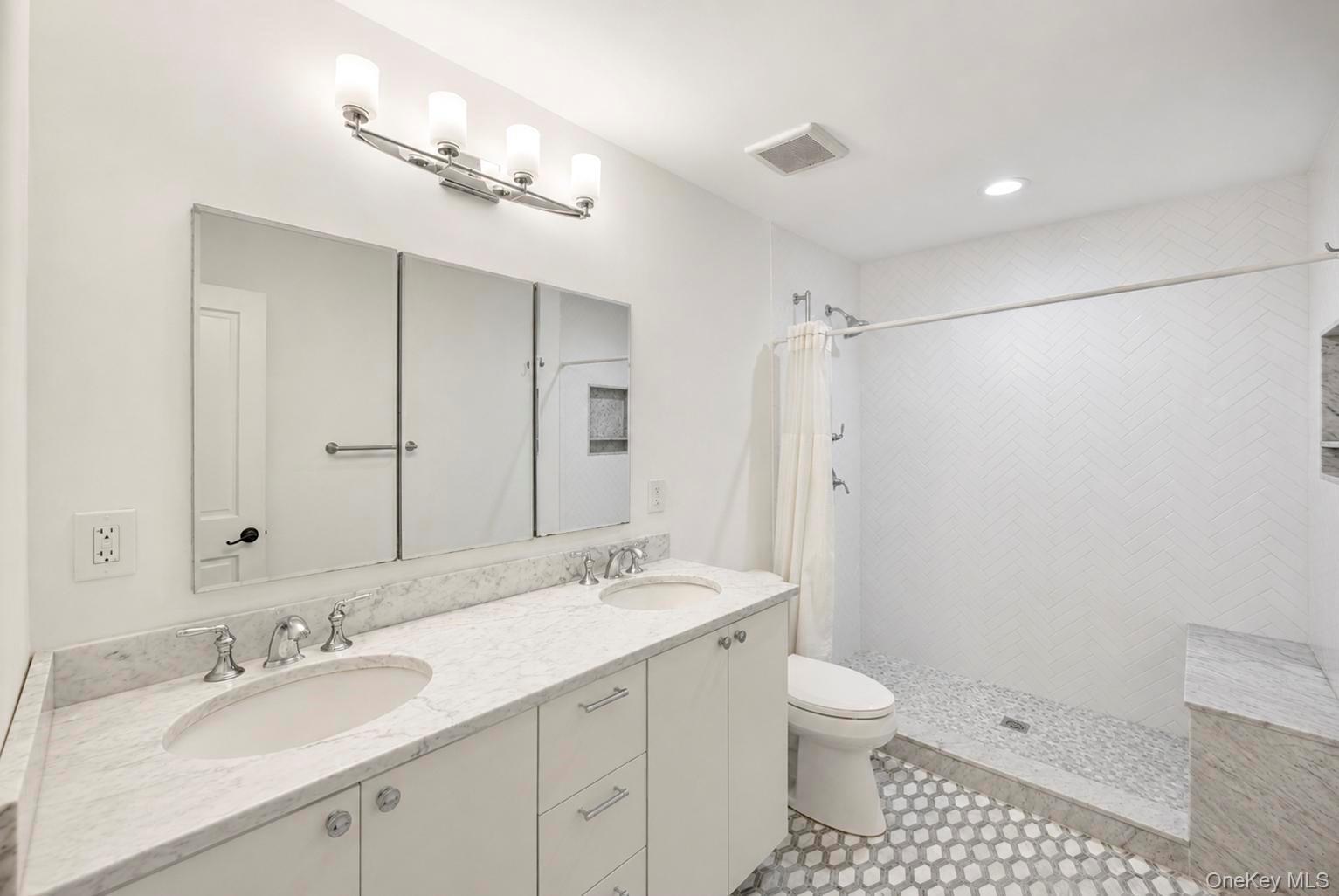 Single Family Catherwood Crescent Suffolk County, NY 11747, MLS-1048912-15
