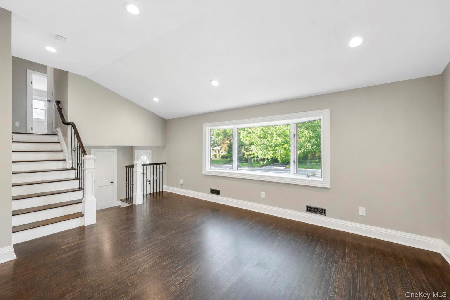 Single Family Catherwood Crescent Suffolk County, NY 11747, MLS-1048912-6