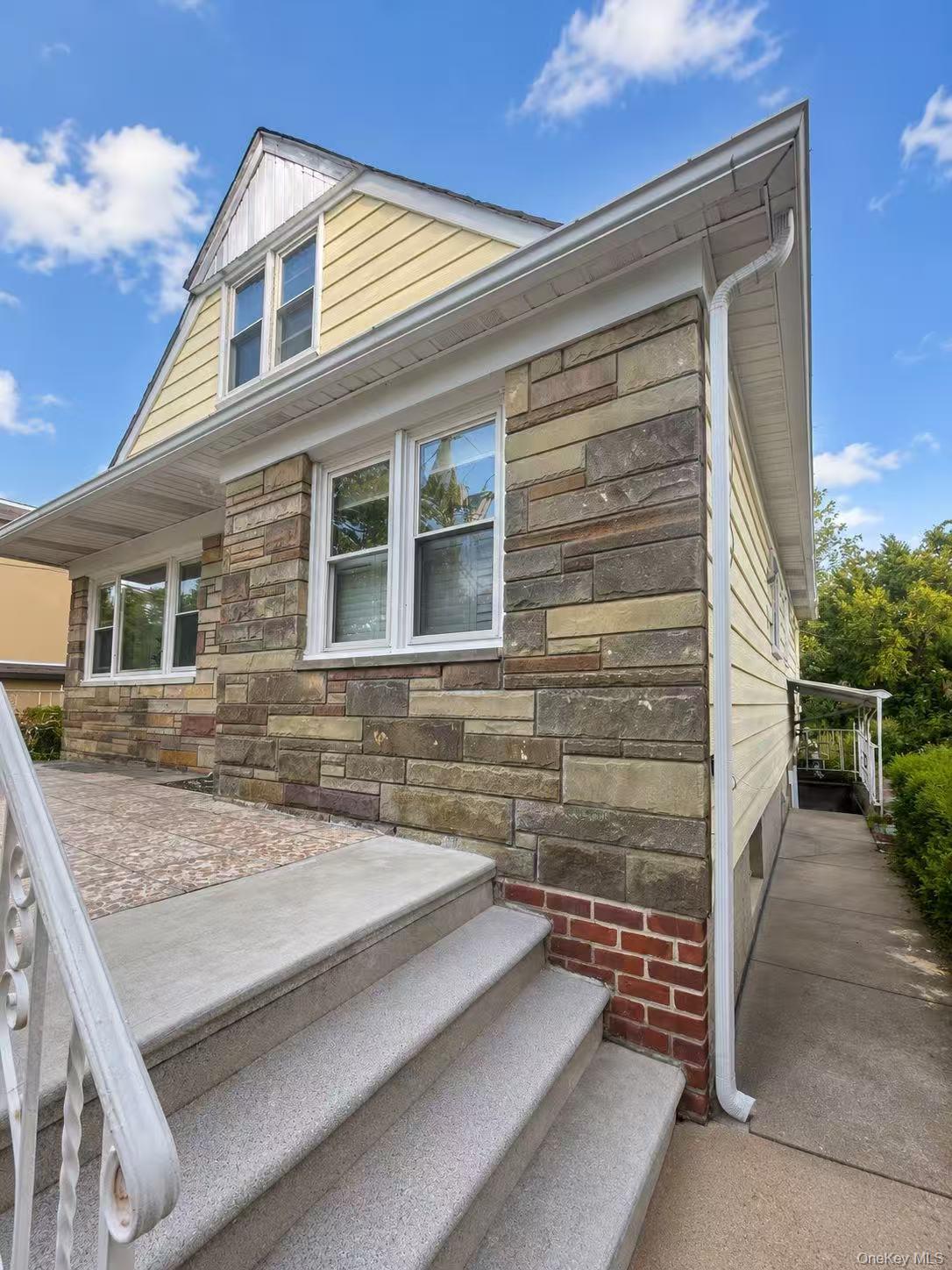 Single Family 8th Avenue  Queens, NY 11357, MLS-1048919-5