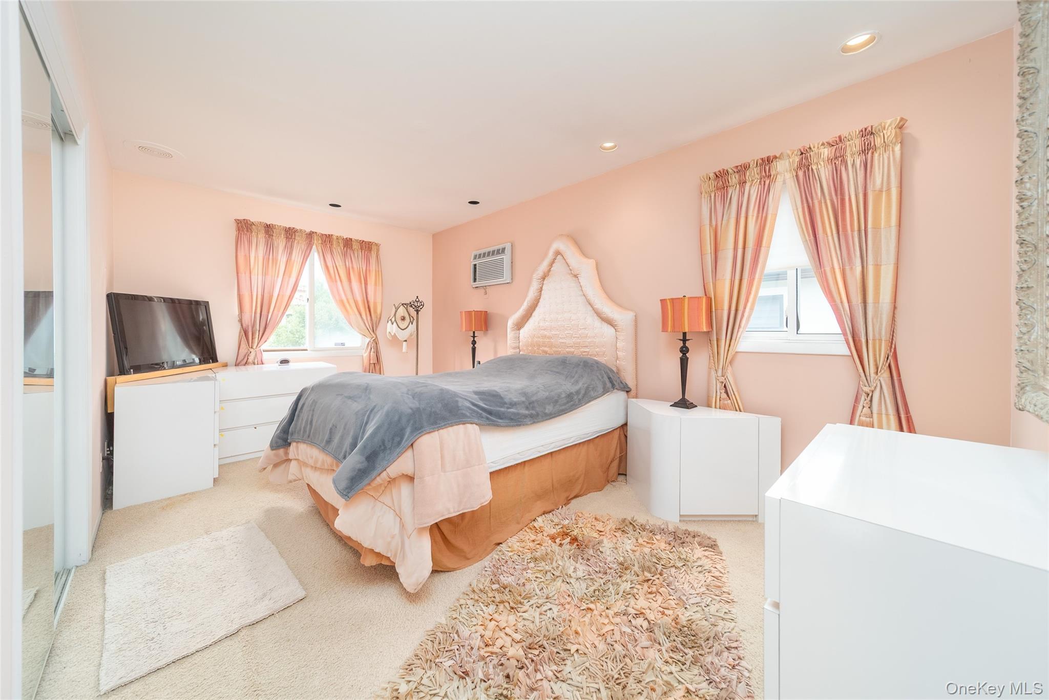 Single Family 5th Avenue Queens, NY 11357, MLS-1048931-10