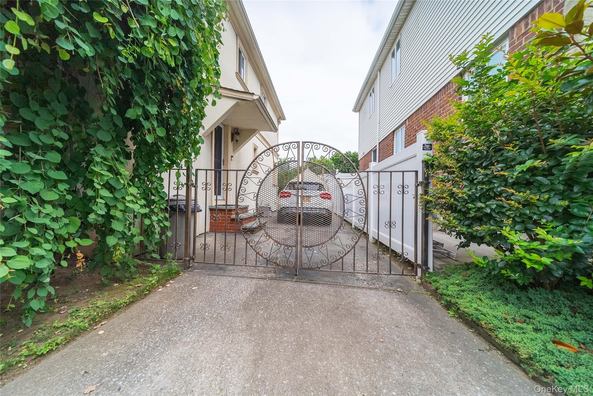Single Family 5th Avenue Queens, NY 11357, MLS-1048931-22