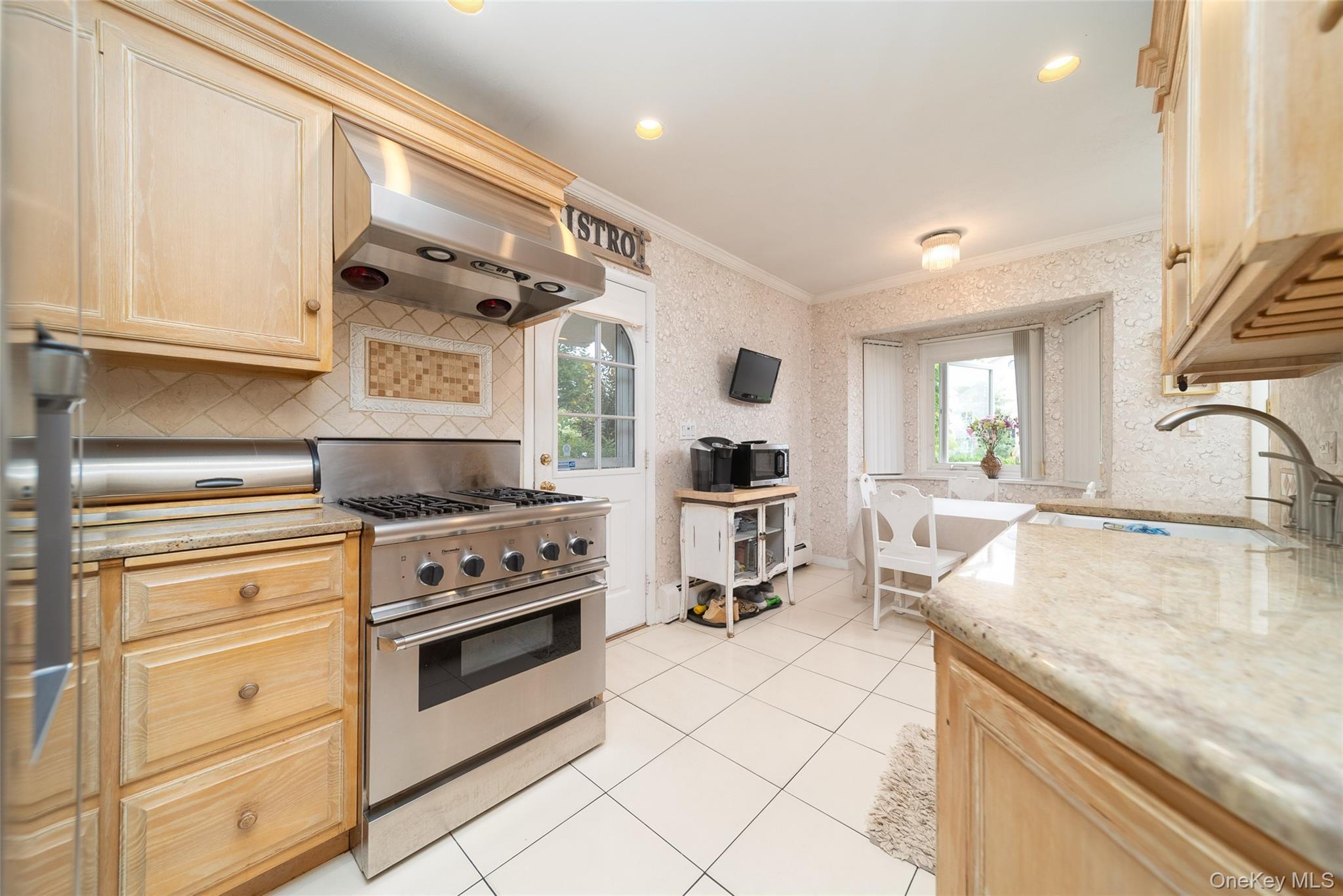 Single Family 5th Avenue Queens, NY 11357, MLS-1048931-4