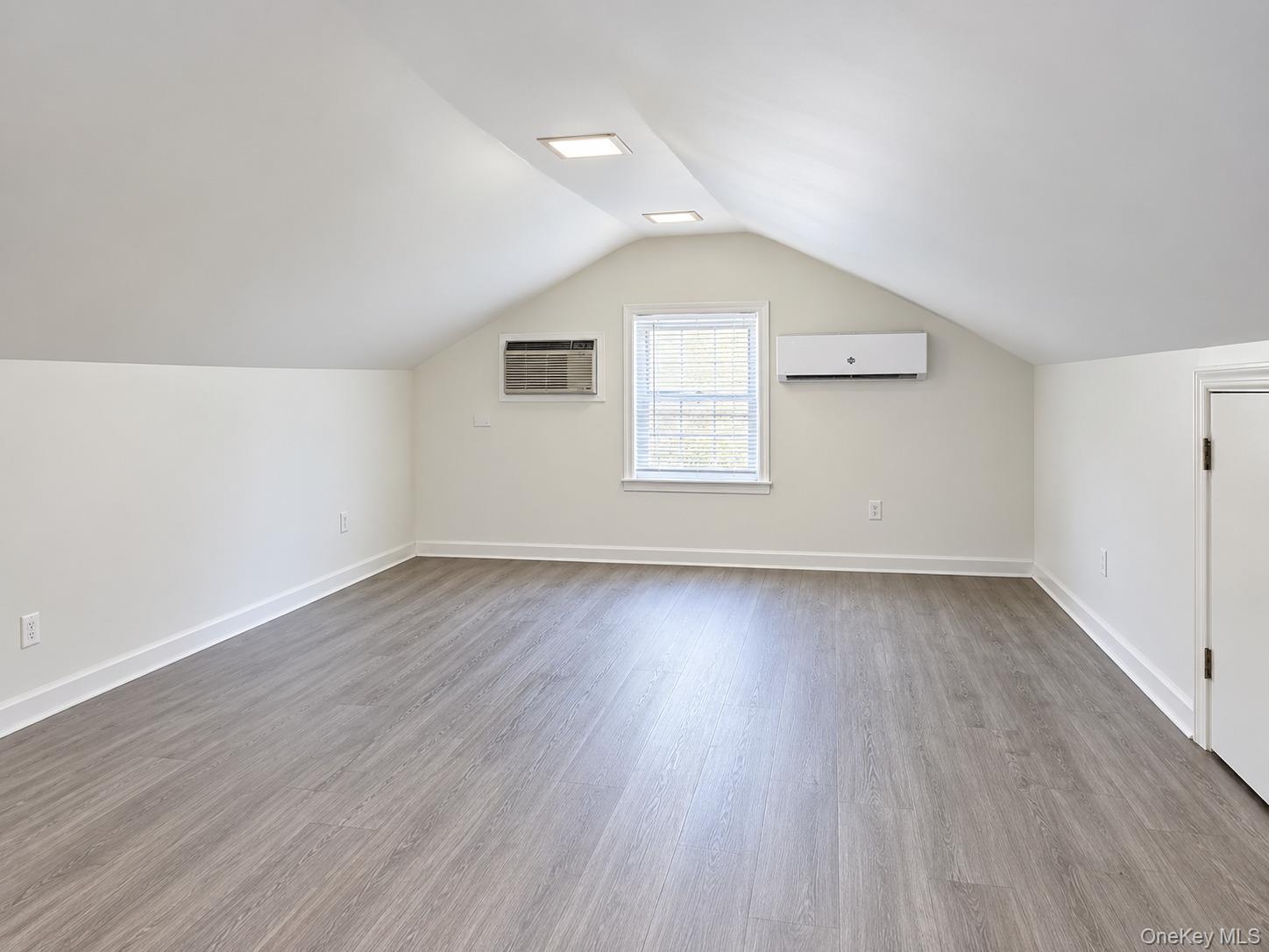 Single Family 191st Street Queens, NY 11358, MLS-1048940-25