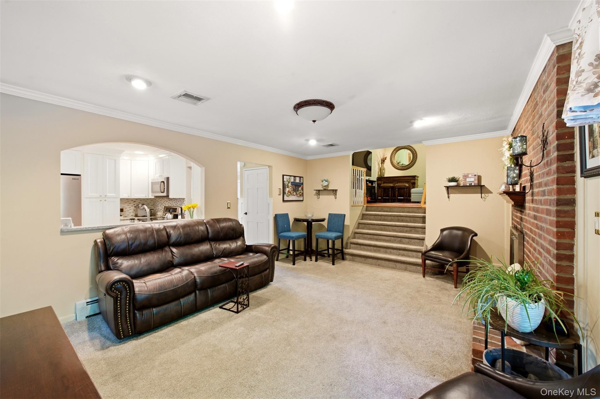 Single Family White Cliff Lane Suffolk County, NY 11767, MLS-1048941-20