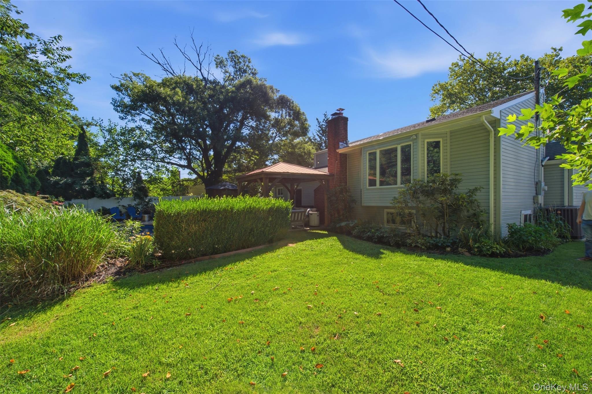 Single Family White Cliff Lane Suffolk County, NY 11767, MLS-1048941-41