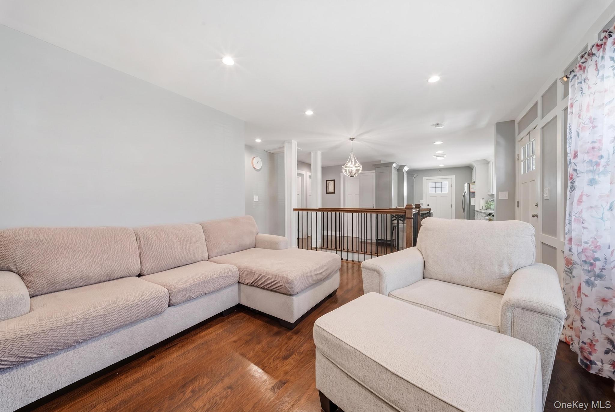 Single Family Devon Road Nassau County, NY 11714, MLS-1048948-11