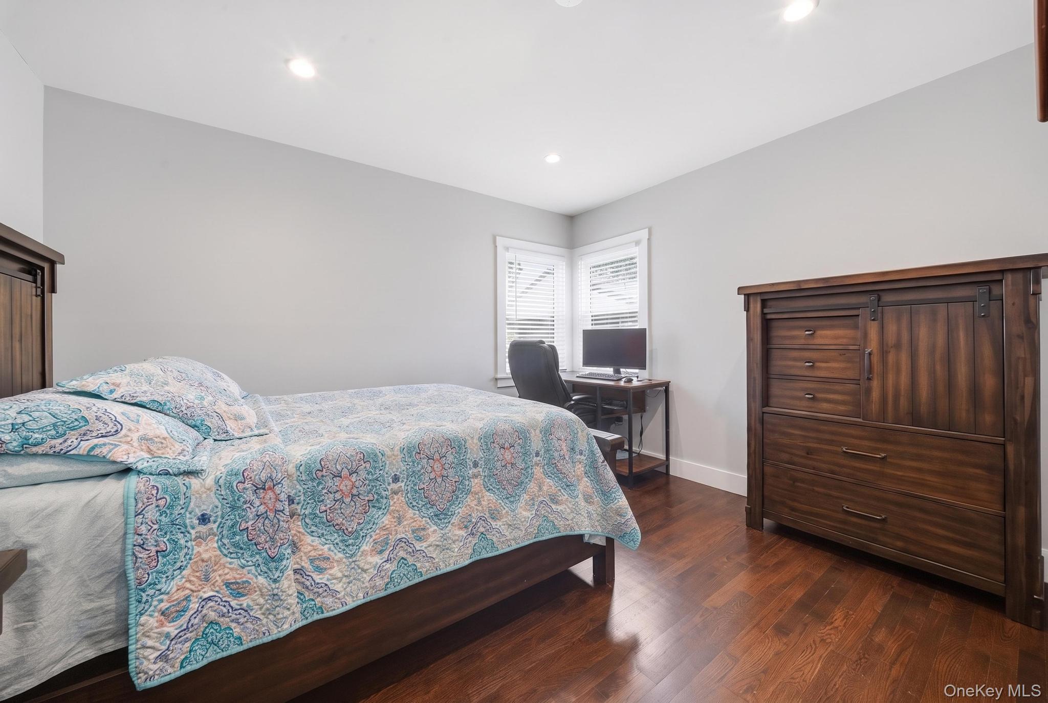 Single Family Devon Road Nassau County, NY 11714, MLS-1048948-15
