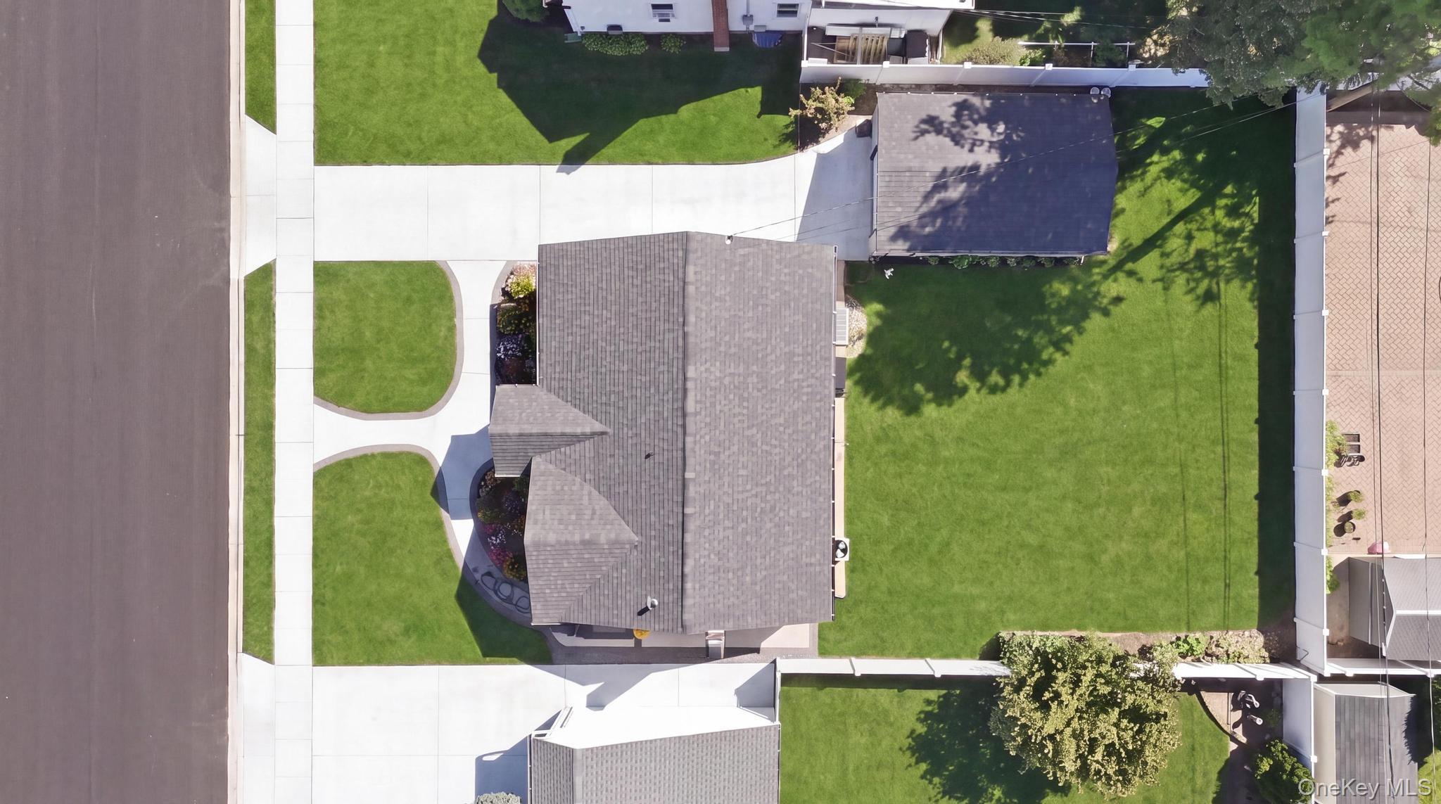Single Family Devon Road Nassau County, NY 11714, MLS-1048948-28
