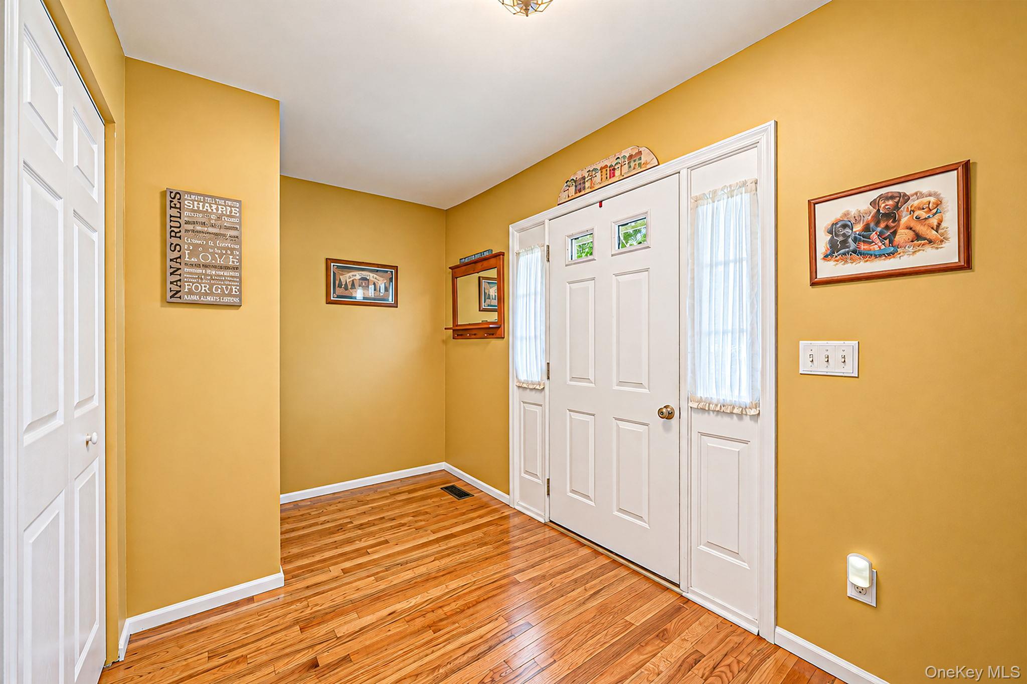 Single Family Sommerset Drive  Suffolk County, NY 11980, MLS-1048955-11