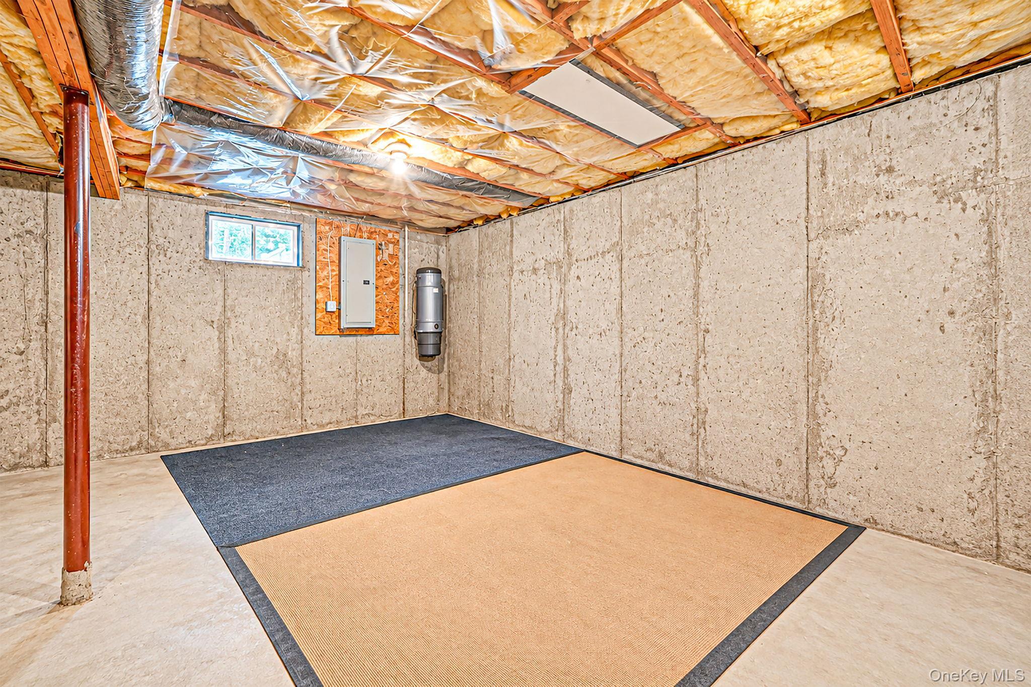 Single Family Sommerset Drive  Suffolk County, NY 11980, MLS-1048955-30