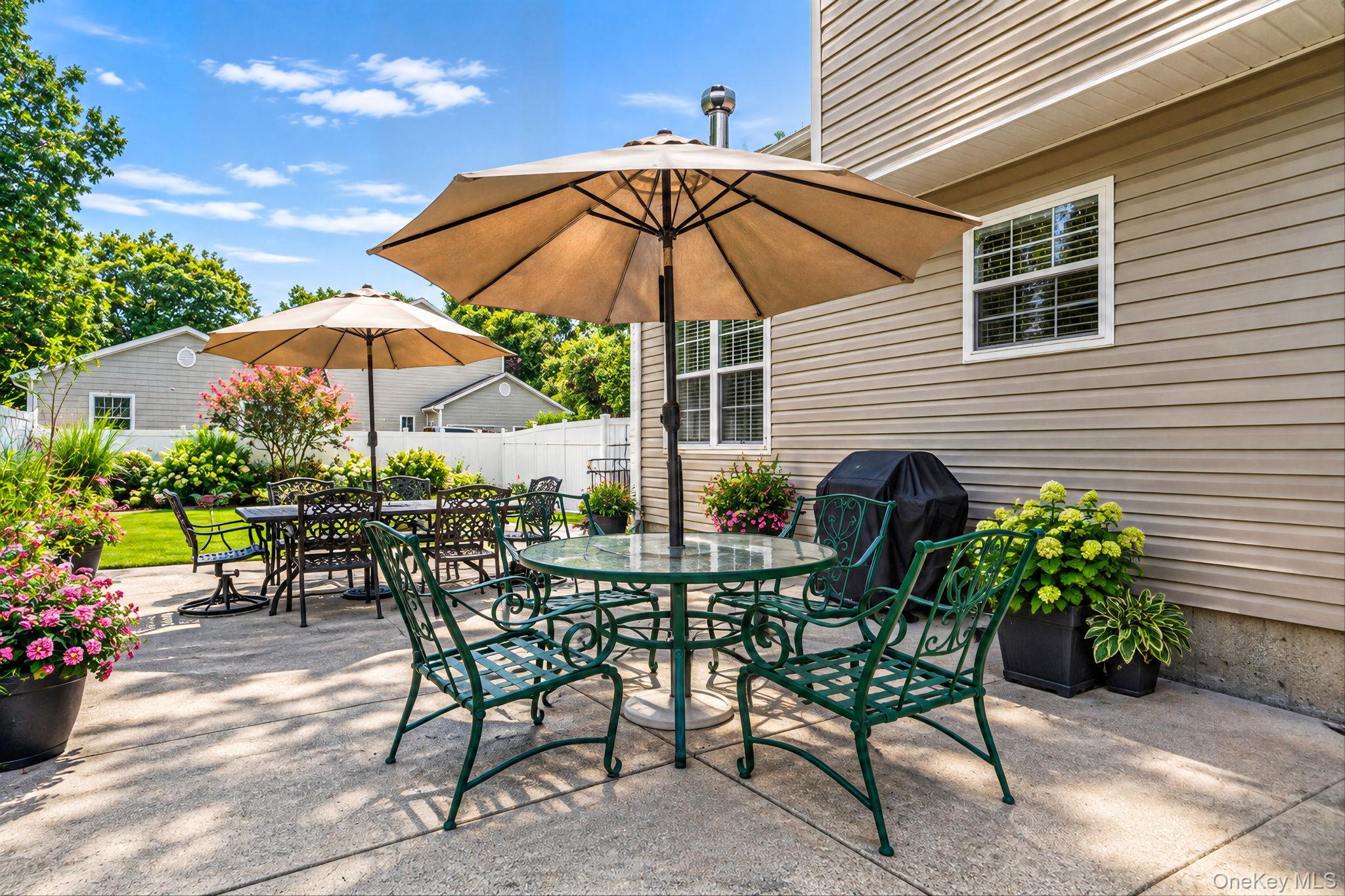 Single Family Sommerset Drive  Suffolk County, NY 11980, MLS-1048955-38