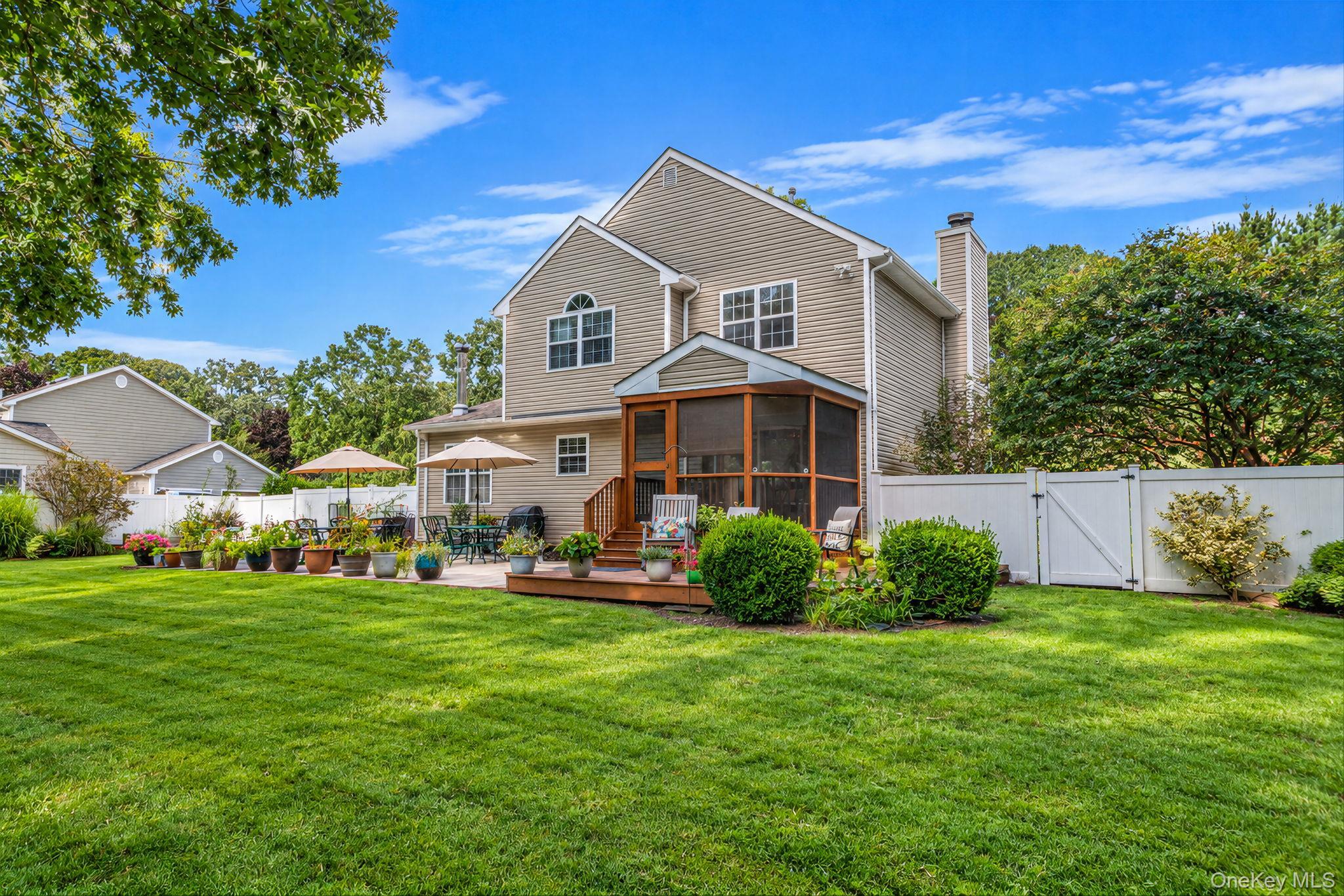 Single Family Sommerset Drive  Suffolk County, NY 11980, MLS-1048955-40