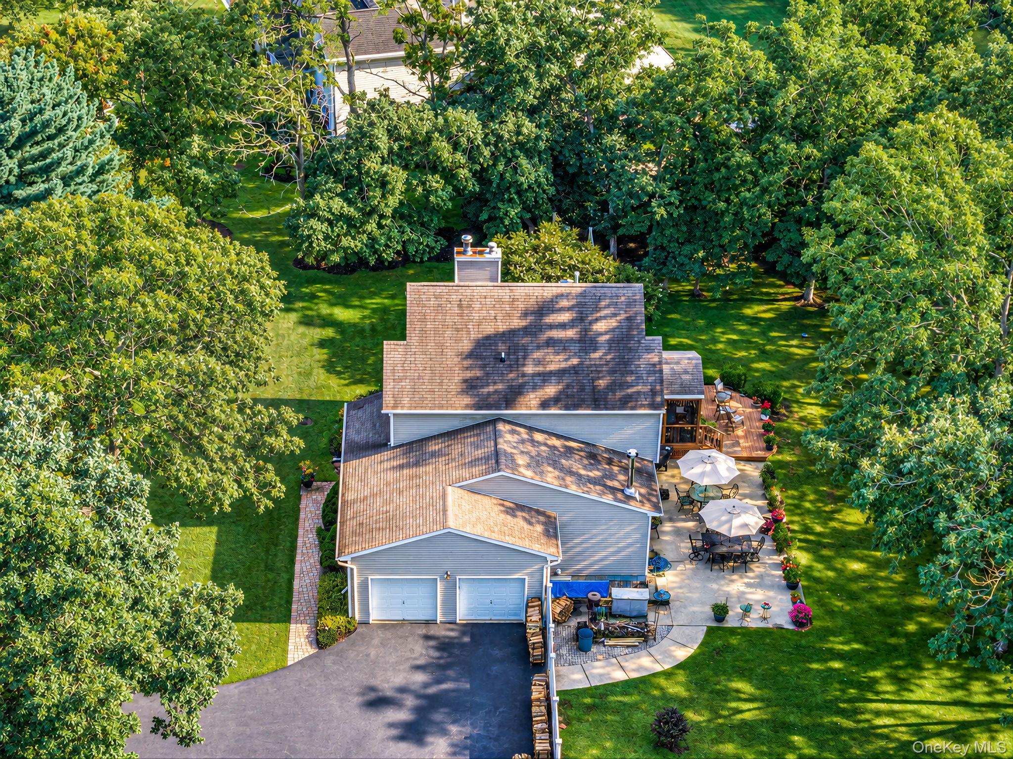 Single Family Sommerset Drive  Suffolk County, NY 11980, MLS-1048955-7