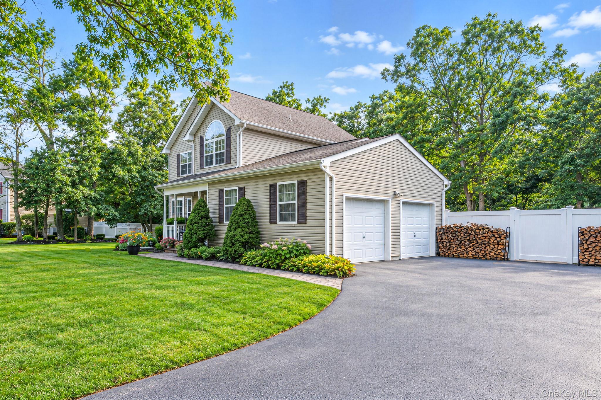 Single Family Sommerset Drive  Suffolk County, NY 11980, MLS-1048955-9