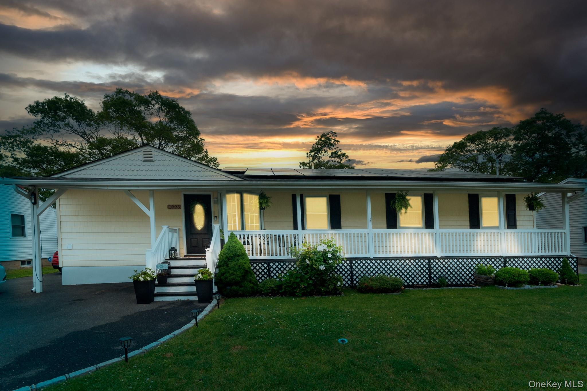 Single Family Lincoln Avenue  Suffolk County, NY 11741, MLS-1048957-4
