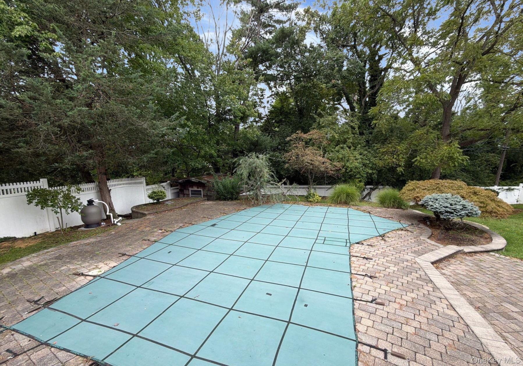 Single Family Eagle Lane Nassau County, NY 11735, MLS-1048962-18