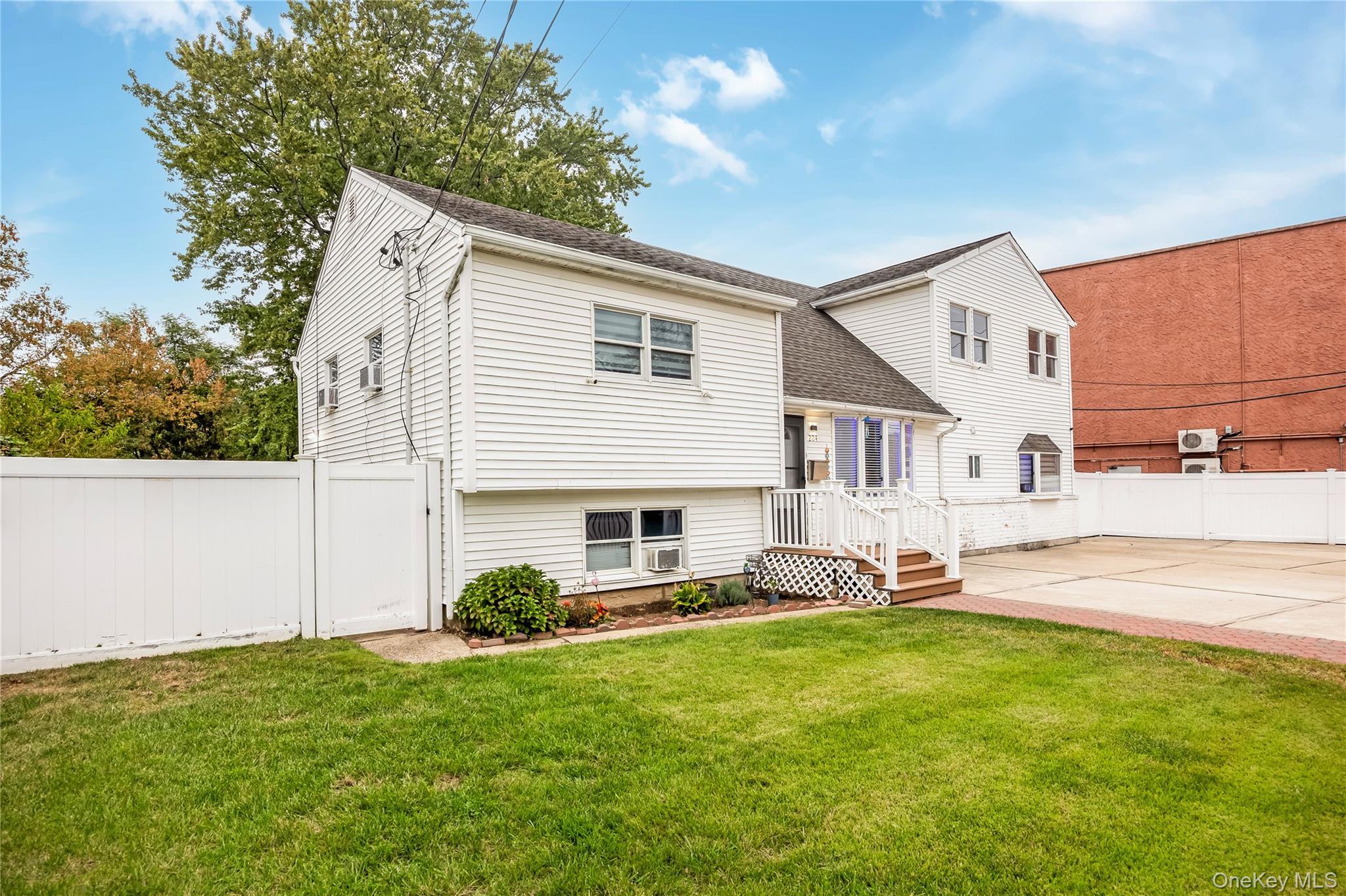 Single Family Bayside Avenue  Nassau County, NY 11572, MLS-1048963-2